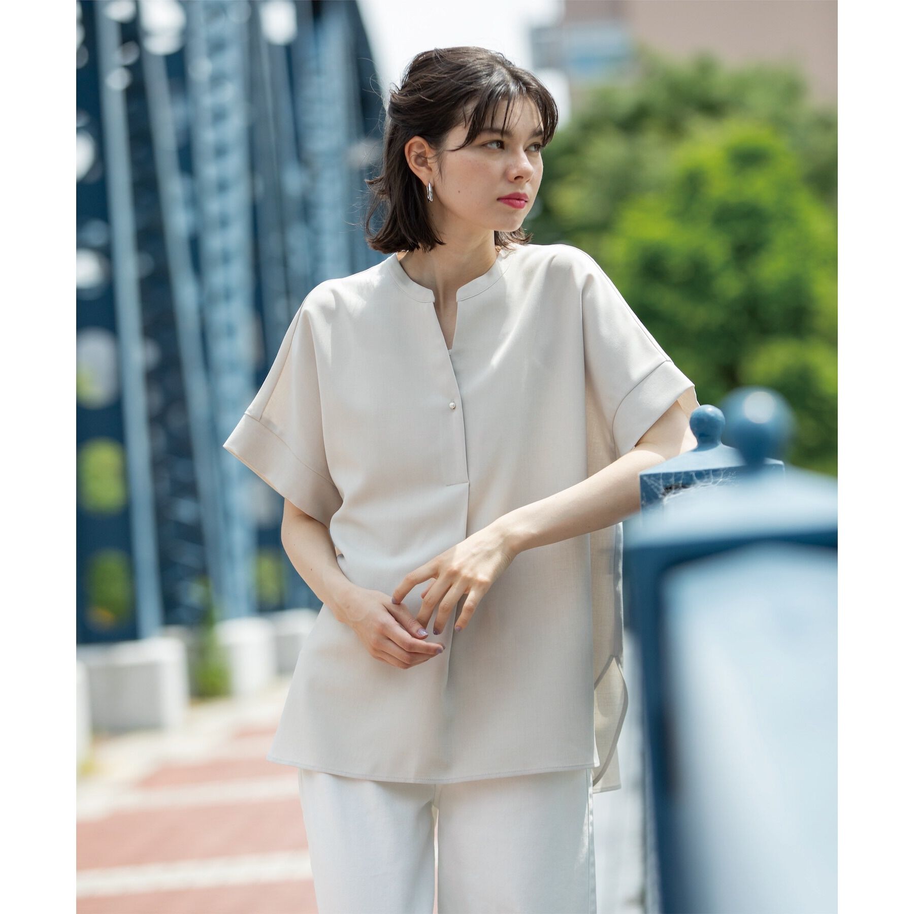 OPAQUE.CLIP「《SS-LLsize≫パール調ボタンスキッパーブラウス/セットアップ対応【防シワ/ストレッチ/抗ピル」|シャツ・ブラウス|ライトベージュ(05