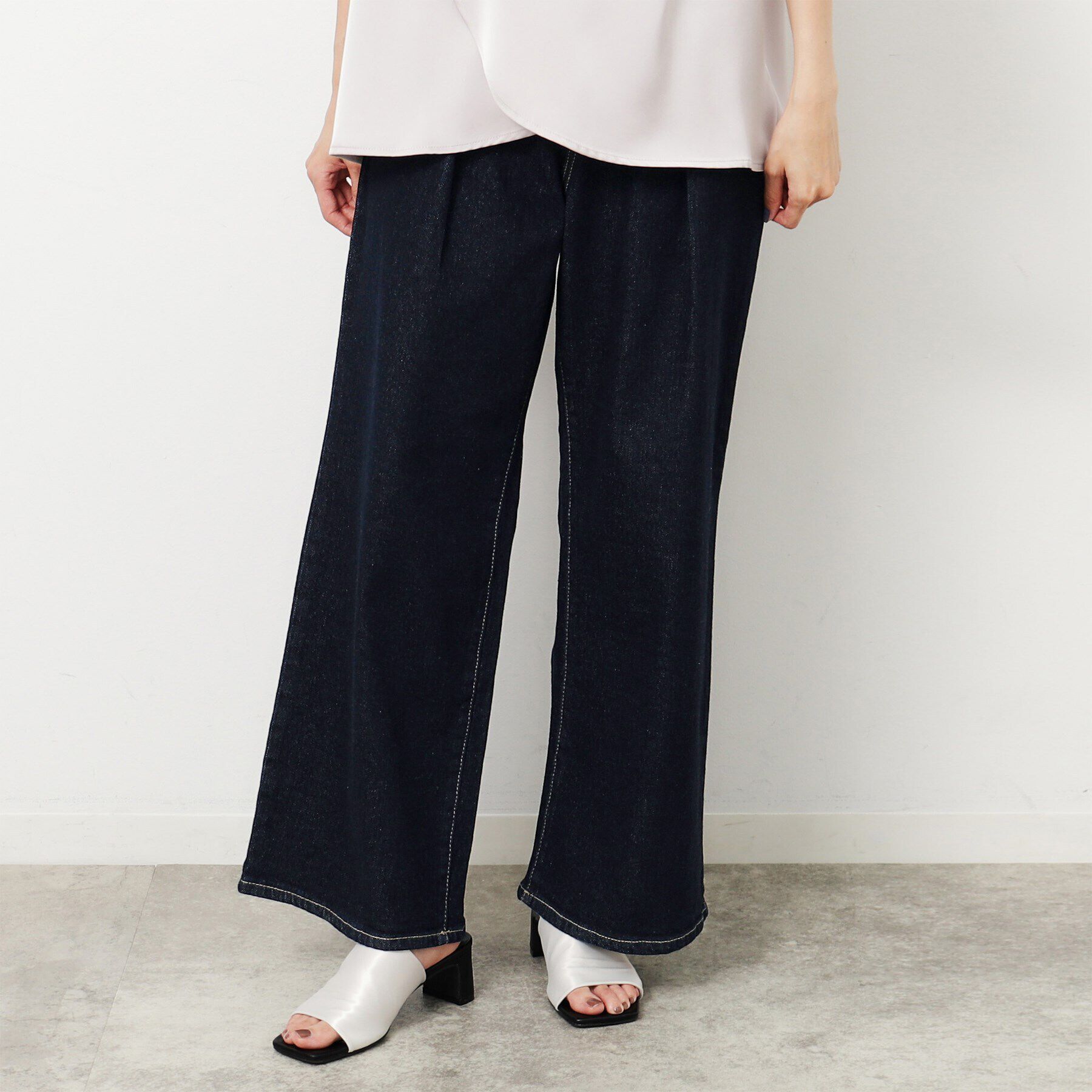 OPAQUE.CLIP「ストレッチタックワイドデニム／オーガニックコットン混【洗濯機洗い可】」|デニム|ネイビー(094)