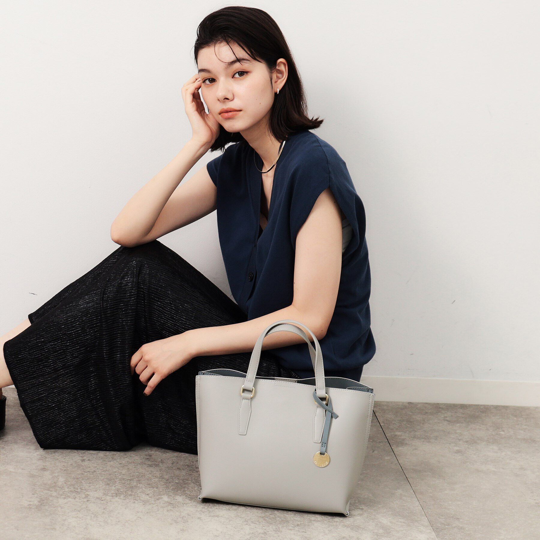 OPAQUE.CLIP「【2WAY／通勤対応】バイカラースムース合皮ミドルバッグ」|トートバッグ|