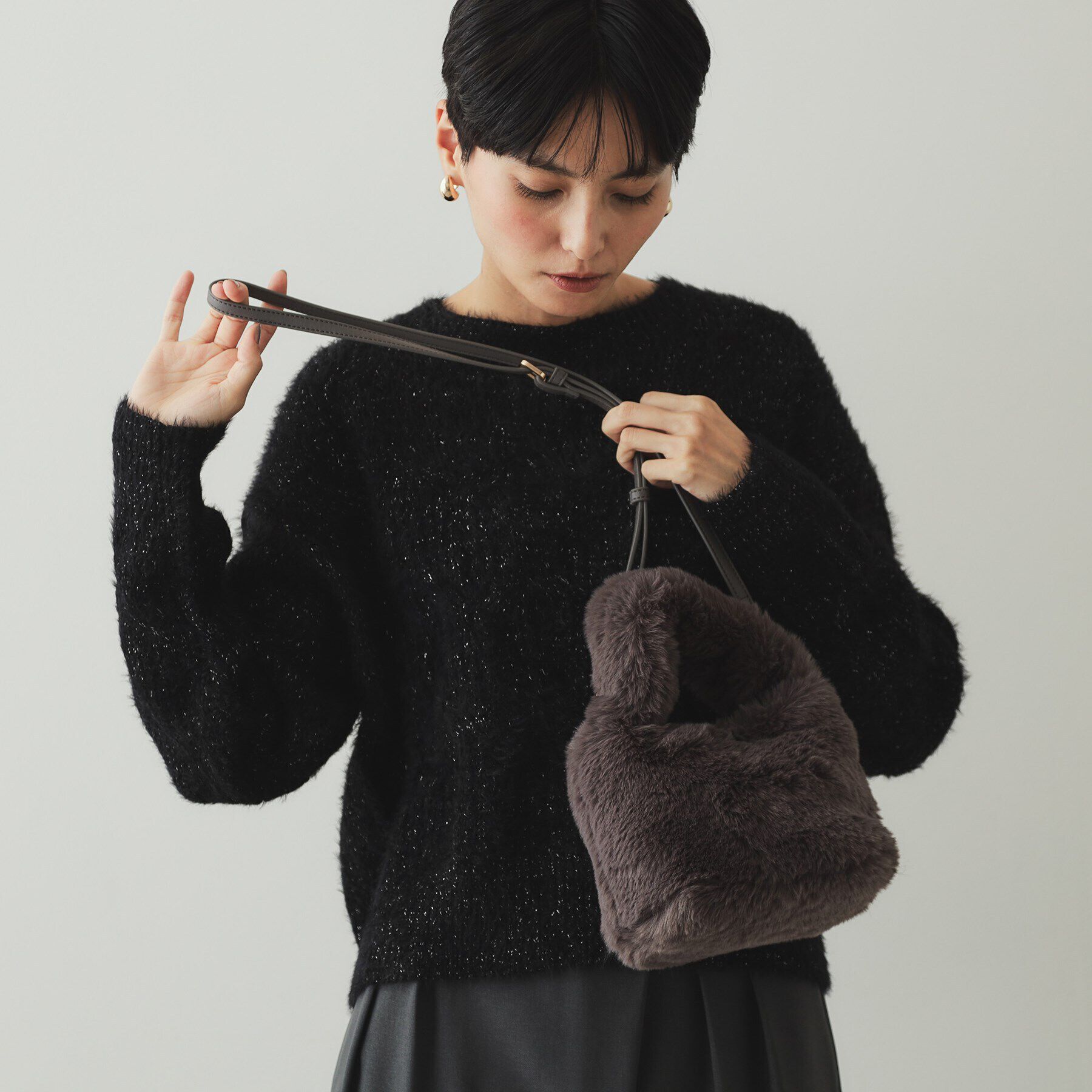 OPAQUE.CLIP「【2WAY】フェイクファーショルダーバッグ」|ショルダー・メッセンジャー|チャコールグレー(0