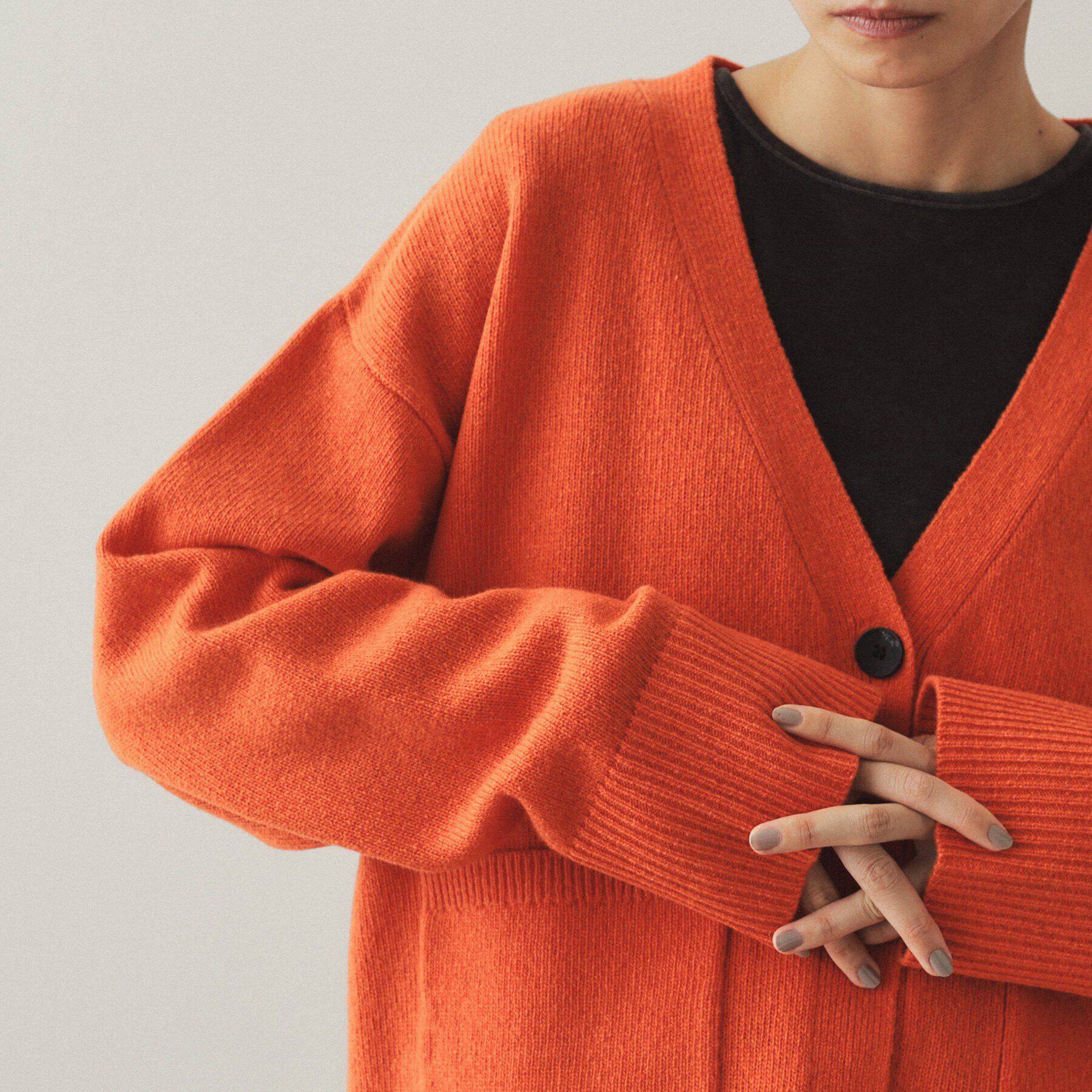 OPAQUE.CLIP「ミドルゲージVネックニットカーディガン／FILIVIVI・フィルビビ【洗える】」|カーディガン|