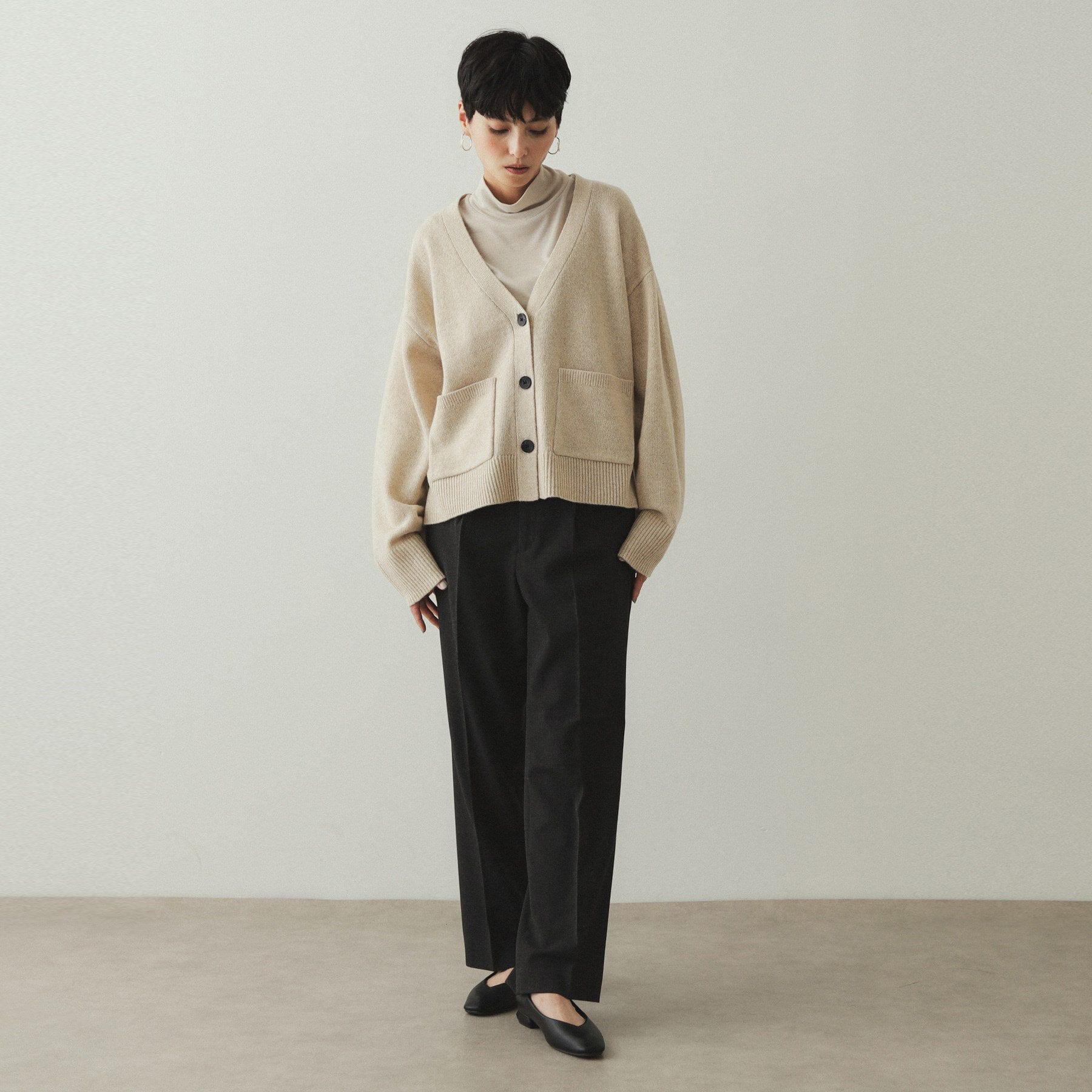 OPAQUE.CLIP「ミドルゲージVネックニットカーディガン／FILIVIVI・フィルビビ【洗える】」|カーディガン|