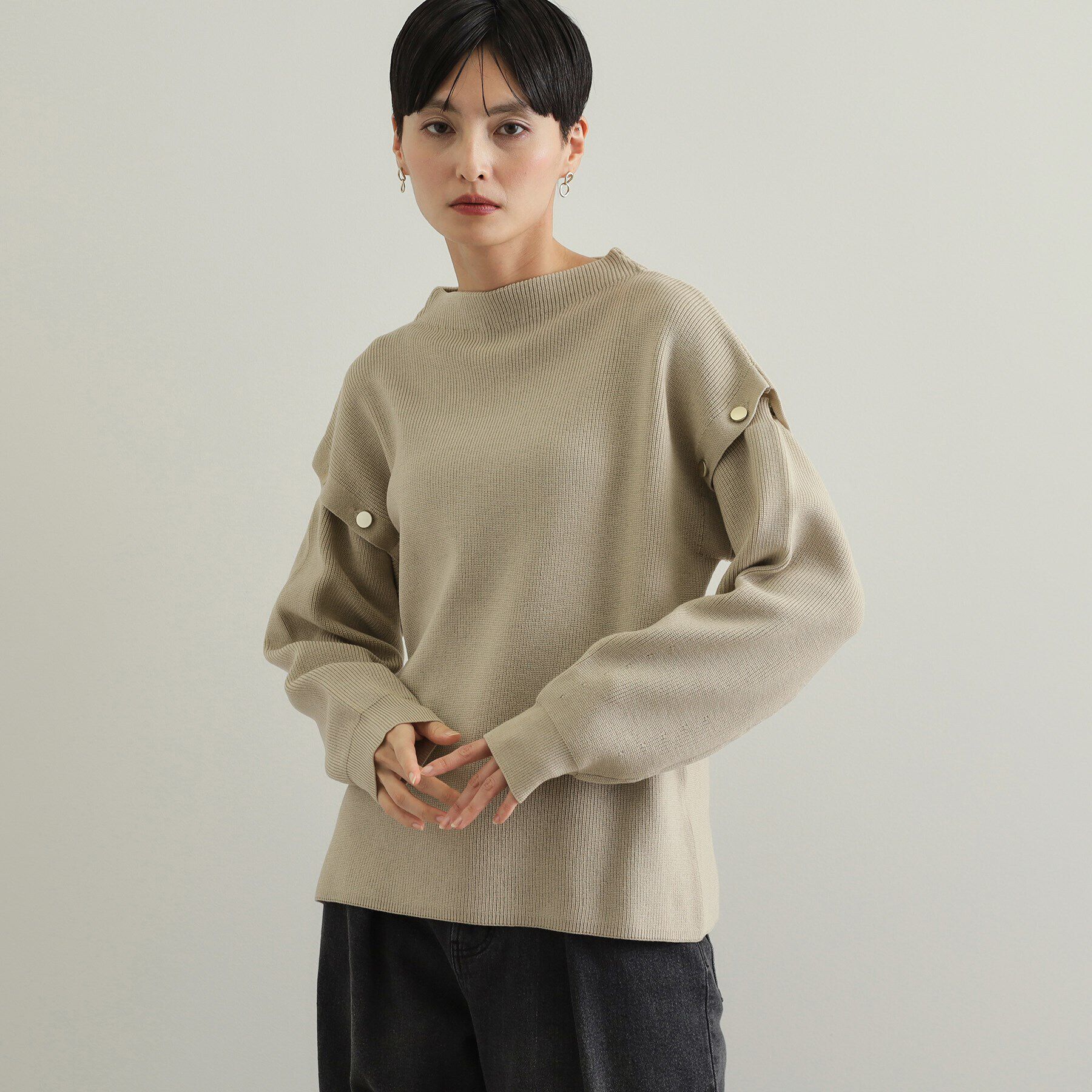 OPAQUE.CLIP「肩ボタンデザインニット【洗濯機洗い可】」|ニット・セーター|ベージュ(052)