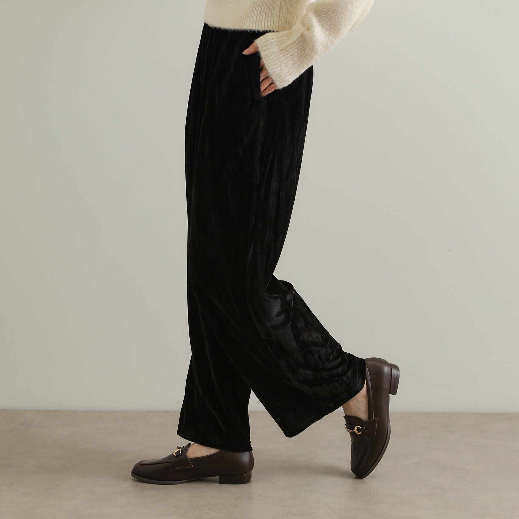 OPAQUE.CLIP「クラッシュベロア イージーワイドパンツ【洗濯機洗い可】」|その他|ブラック(019)