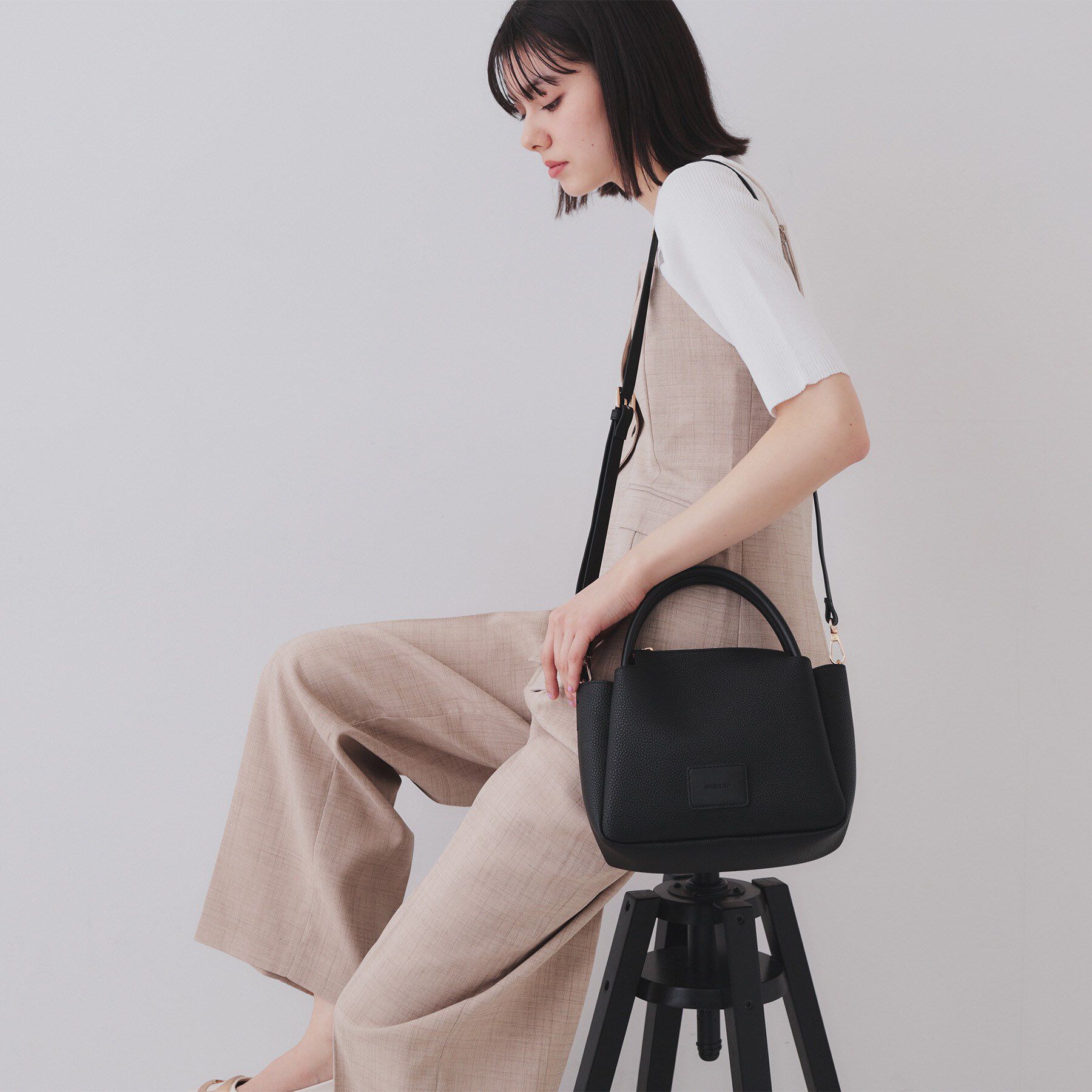 OPAQUE.CLIP「【2WAY】シュリンク合皮ラウンドミニショルダーバッグ」|ショルダー・メッセンジャー|