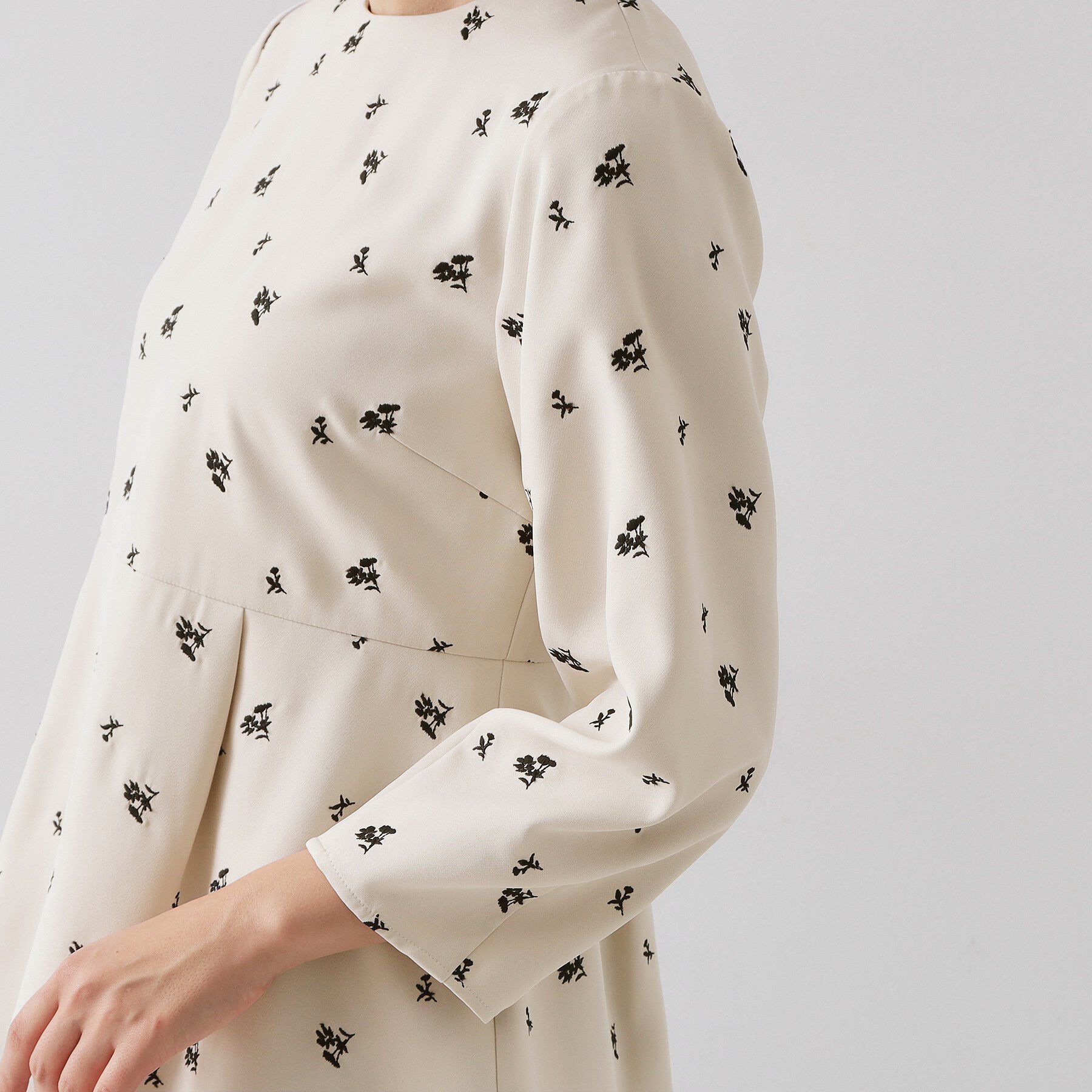 OPAQUE.CLIP「フラワー刺繍ペプラムブラウス【洗濯機OK】」|シャツ・ブラウス|