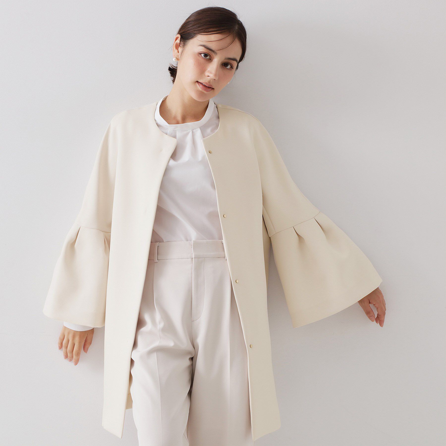 OPAQUE.CLIP「フレアスリーブミドルコート【洗濯機OK】」|ノーカラーコート|オフホワイト(003