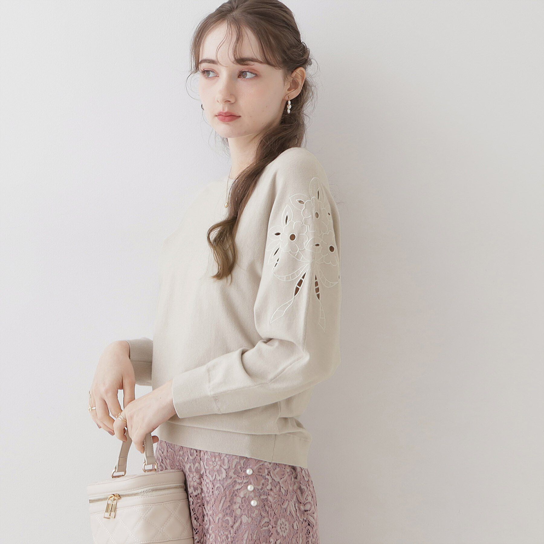 Couture broach「【上品さを添えた刺繍ニット】エンブロドルマンニット」|ニット・セーター|