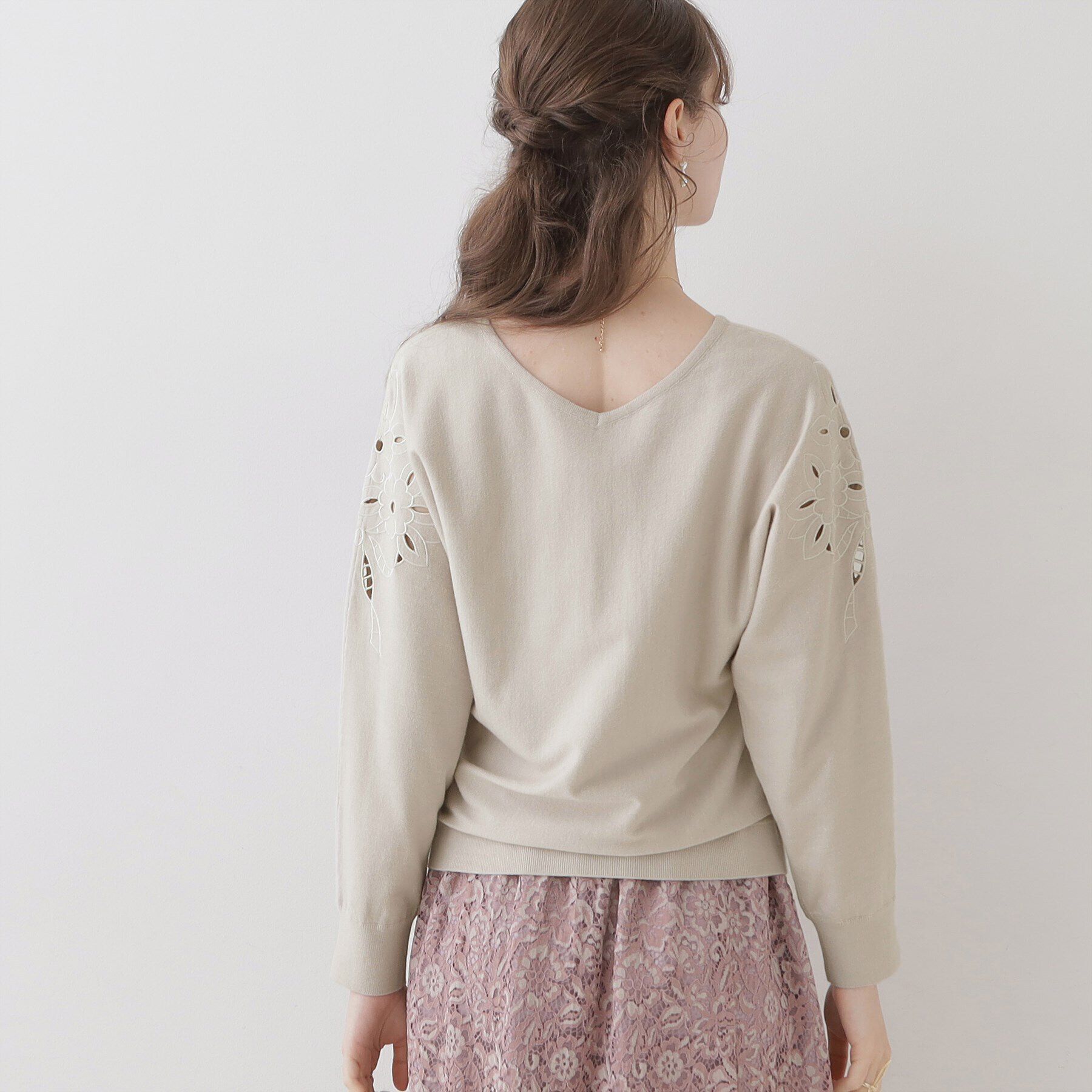Couture broach「【上品さを添えた刺繍ニット】エンブロドルマンニット」|ニット・セーター|