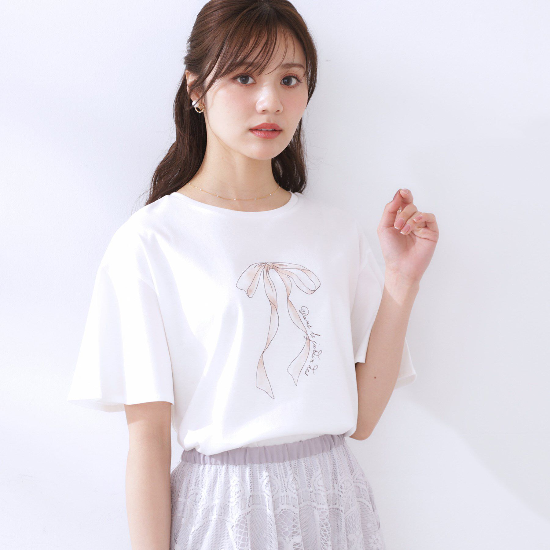 Couture broach「【マシンウォッシャブル・接触冷感・UV機能】60リボンロゴプリント フレアーT」|Tシャツ・カットソー|