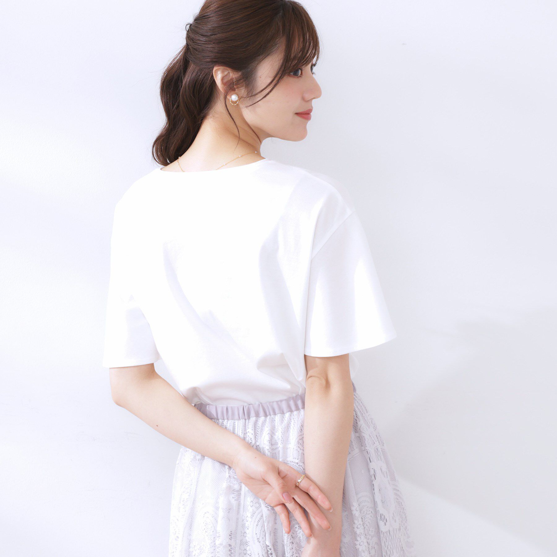 Couture broach「【マシンウォッシャブル・接触冷感・UV機能】60リボンロゴプリント フレアーT」|Tシャツ・カットソー|