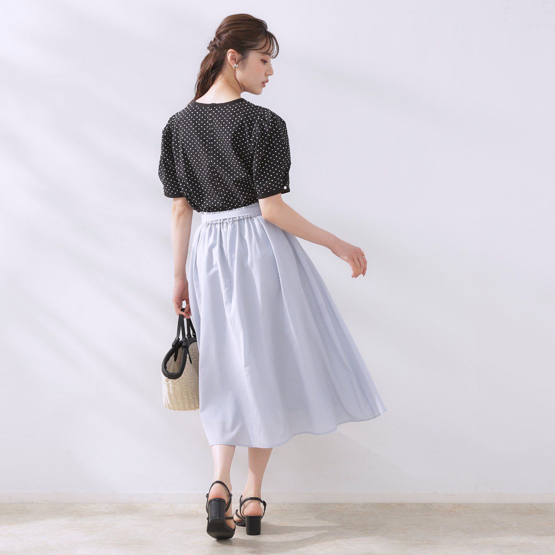 Couture broach「【フェミニン・二の腕カバー・通勤】サッカードットデザインブラウス」|シャツ・ブラウス|