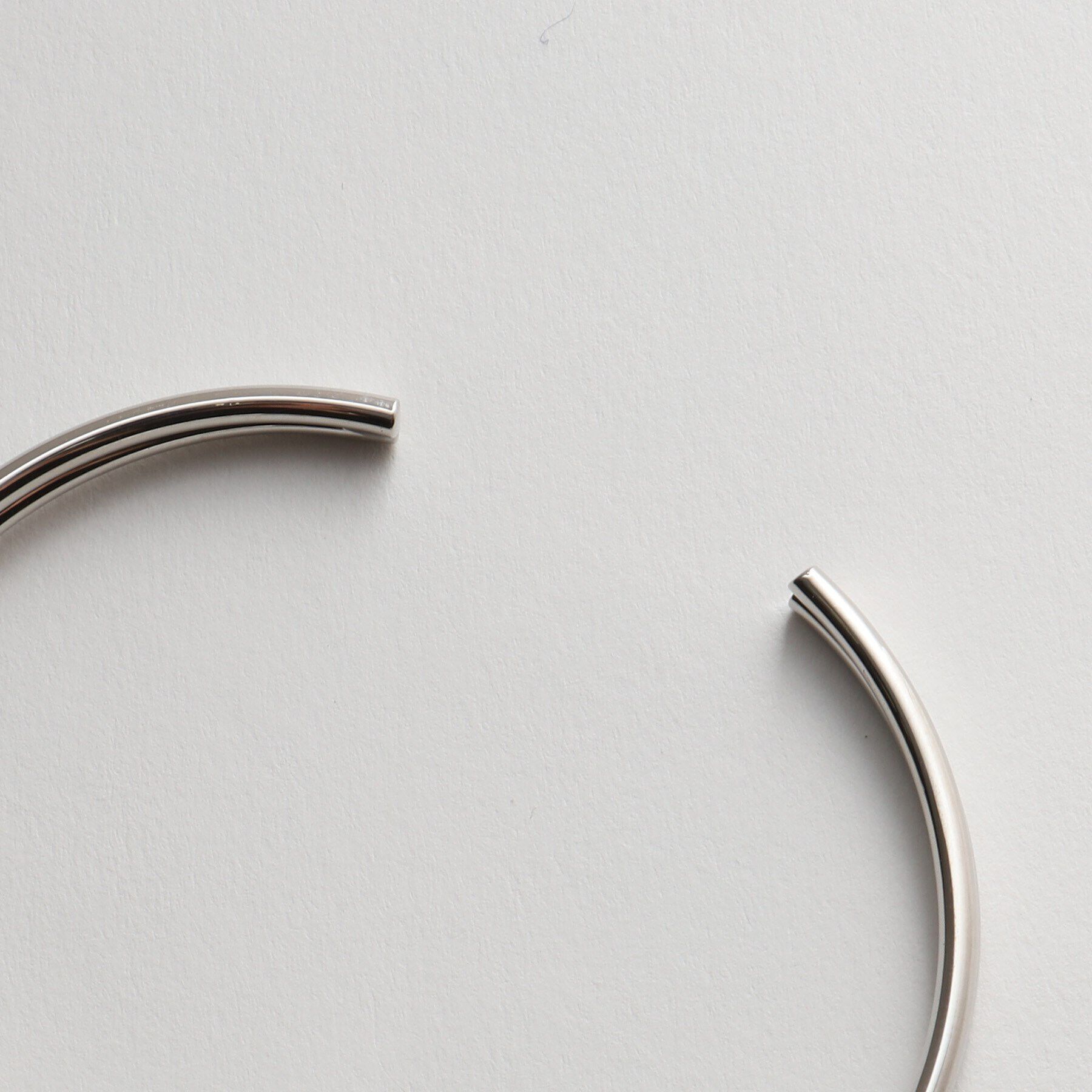 THE SHOP TK「【＠BAILA掲載】華奢変形オープンバングル」|ブレスレット・バングル|