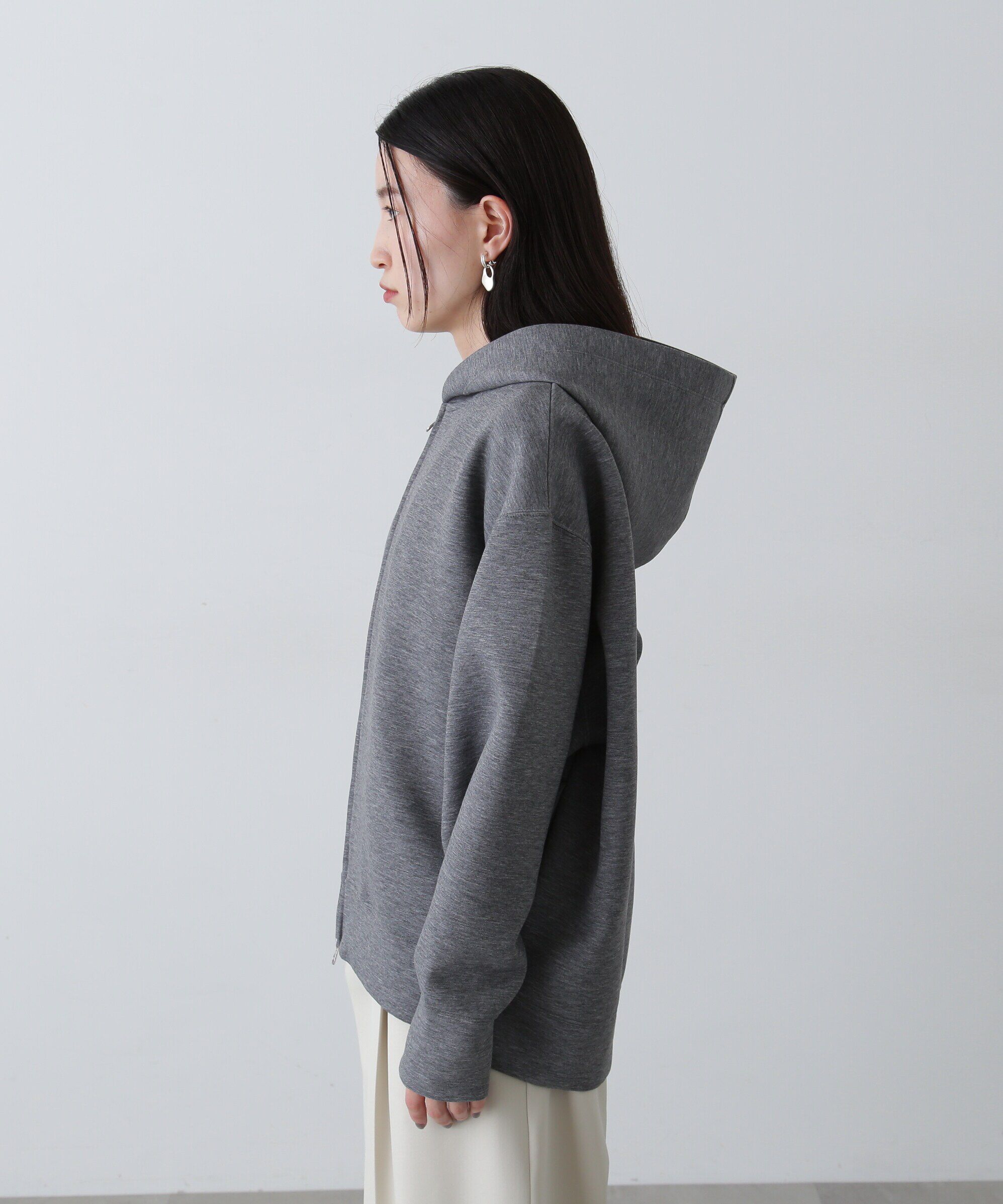  「ダンボールフォルムジップフーディー」|Tシャツ・カットソー|