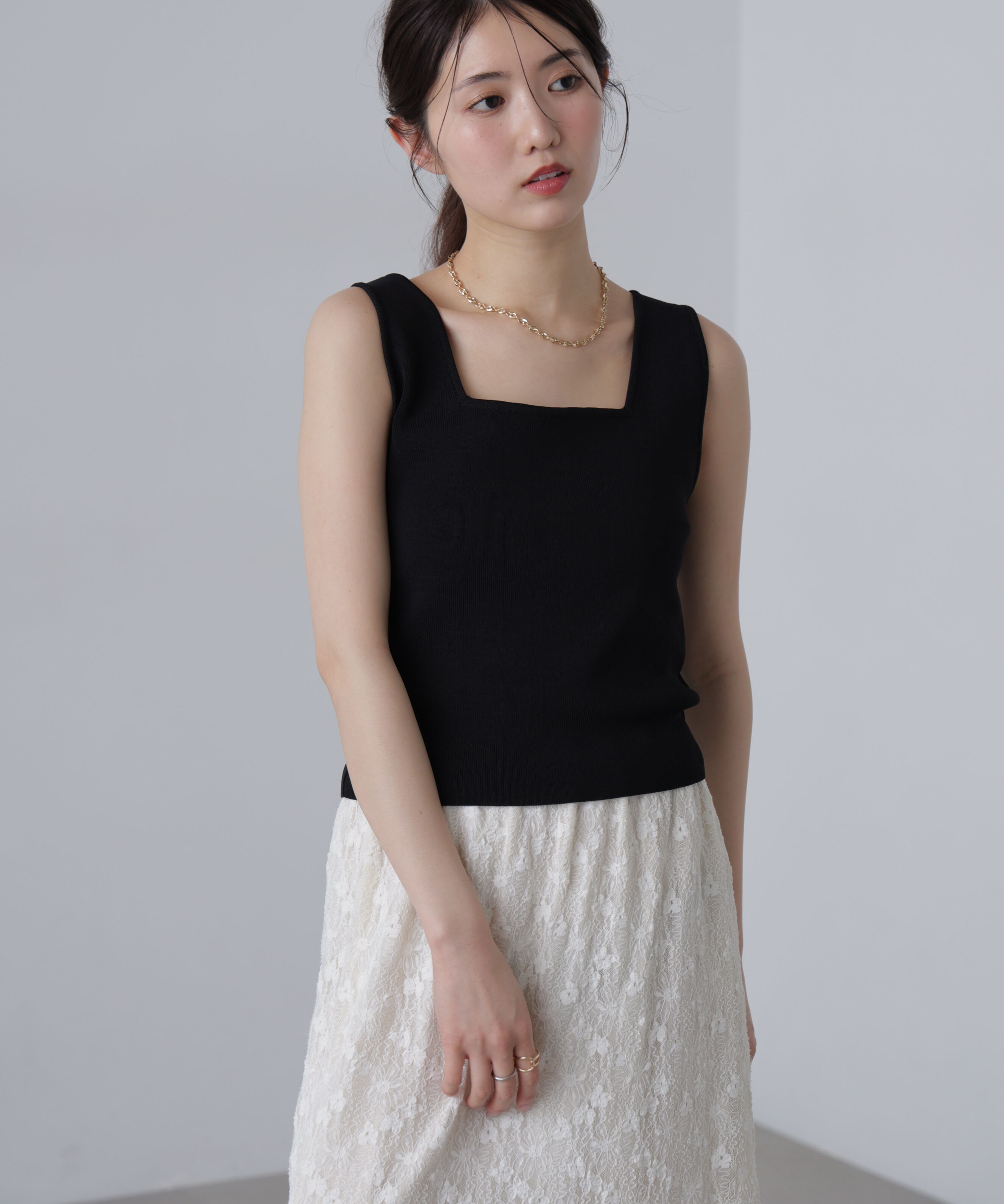  「〈洗える〉マシンウォッシャブル総針スクエアネックタンクニット」|ニット・セーター|