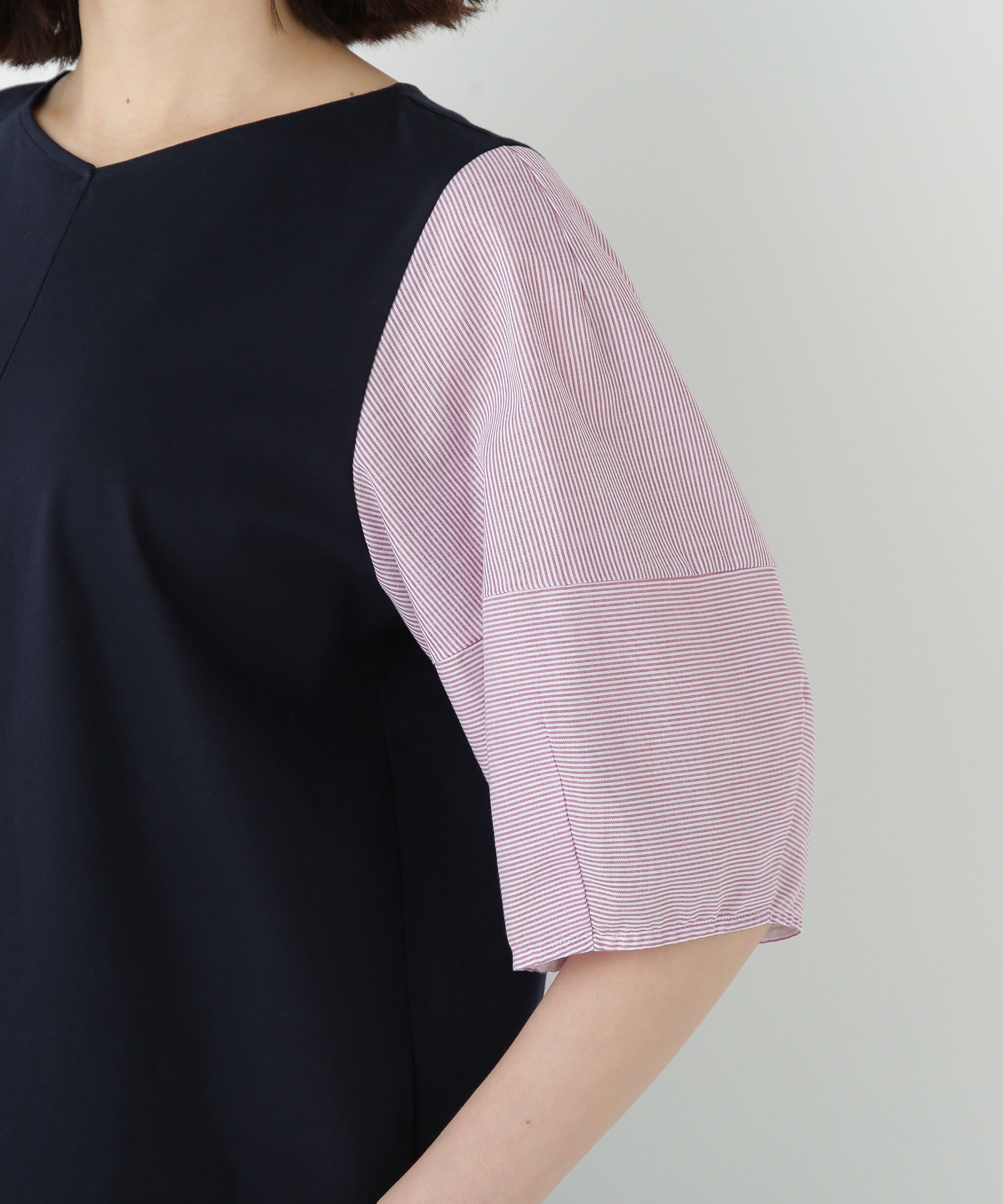  「◆シアーストライプドッキングＶネックカットソープルオーバー」|Tシャツ・カットソー|