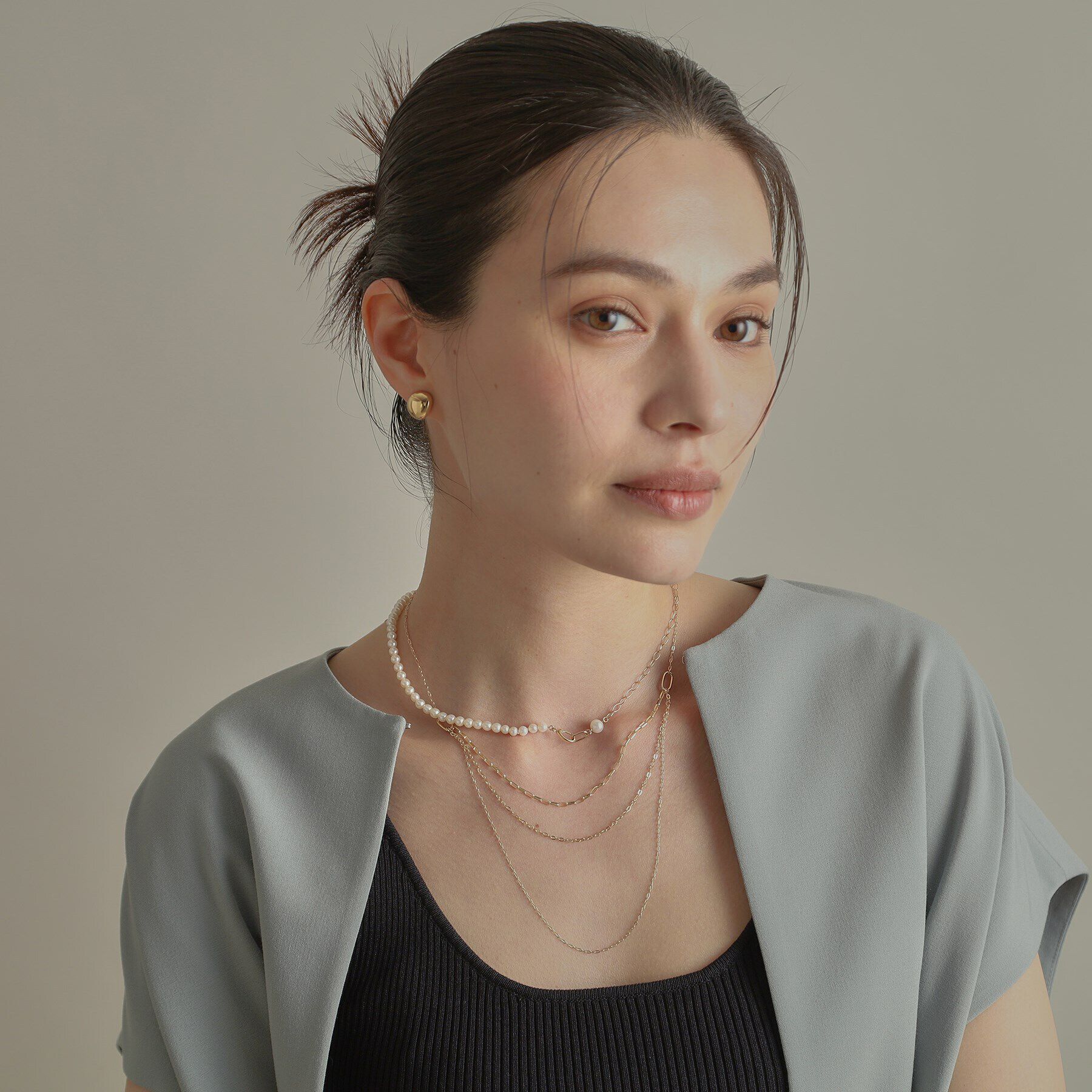 COCOSHNIK「K10中空Dシェイプ ピアス」|ピアス|