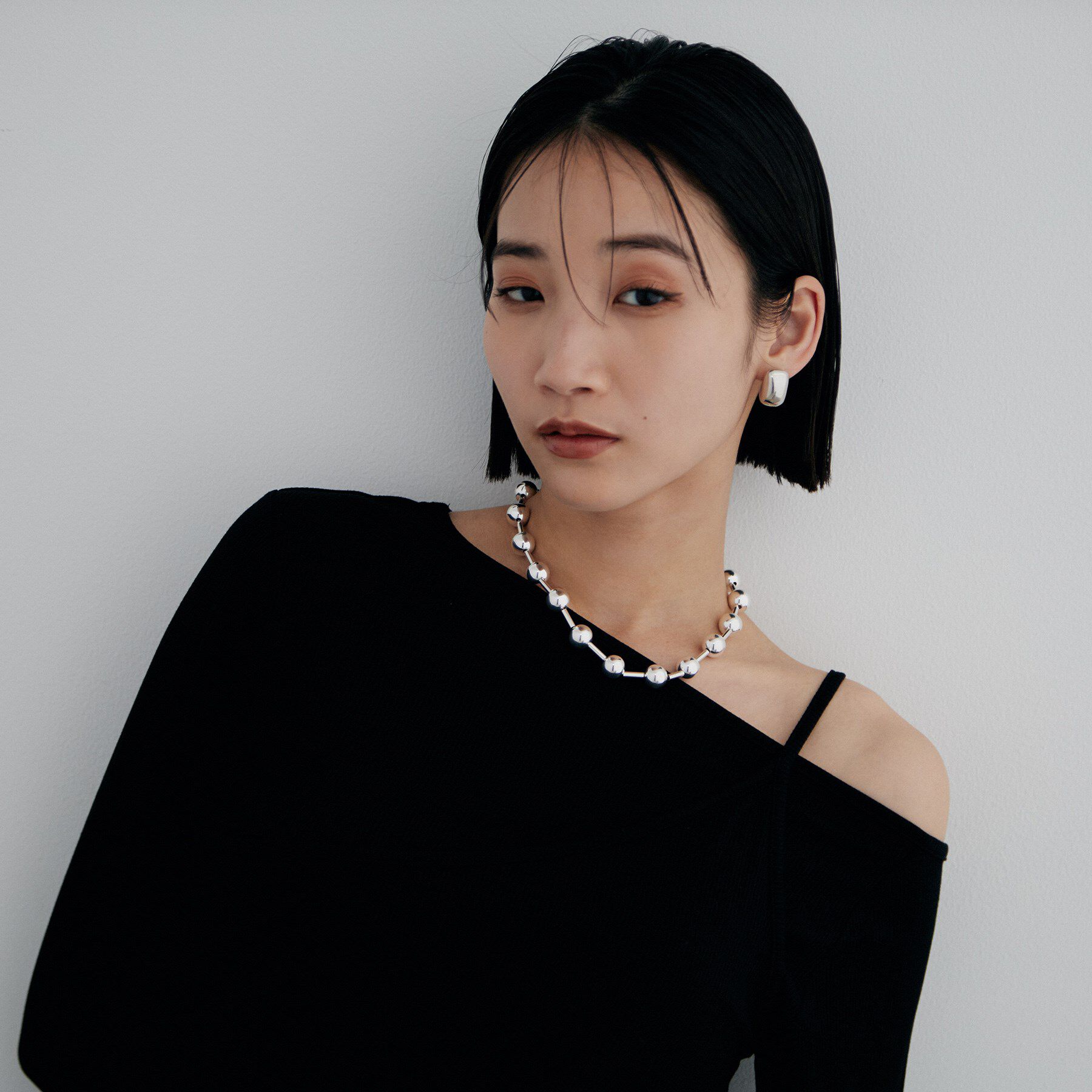 COCOSHNIK ONKITSCH「シルバー ホロウボールコネクテッド ネックレス」|ネックレス|