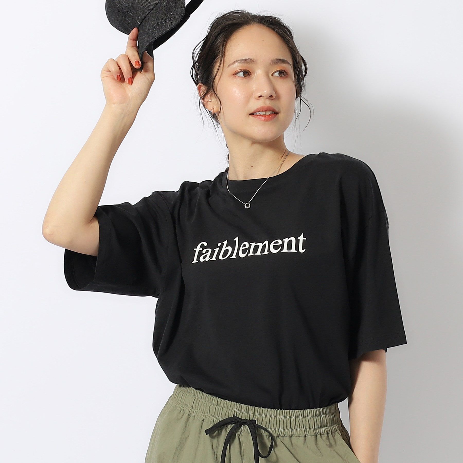SHOO･LA･RUE「【洗える/プチプラ/綿100％】グラフィック半袖ゆるTシャツ」|Tシャツ・カットソー|ブラック(619)