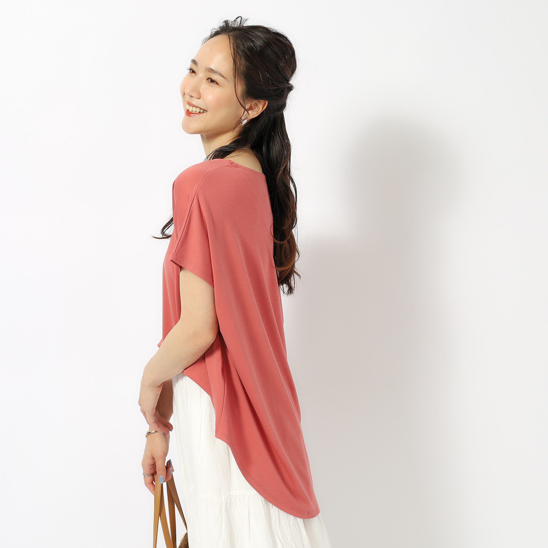 SHOO･LA･RUE「【UV】アウトで決まる とろみラウンドヘム半袖トップス」|Tシャツ・カットソー|