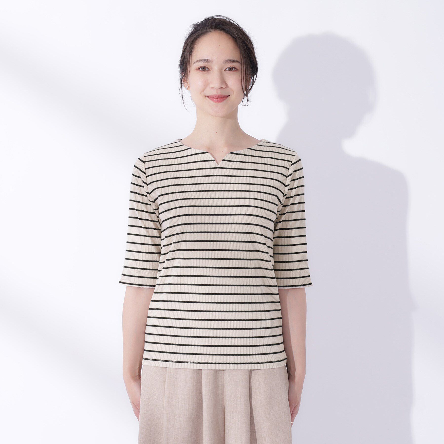 SHOO･LA･RUE「女性らしさをプラスする テレコハートネック 5分袖トップス」|Tシャツ・カットソー|