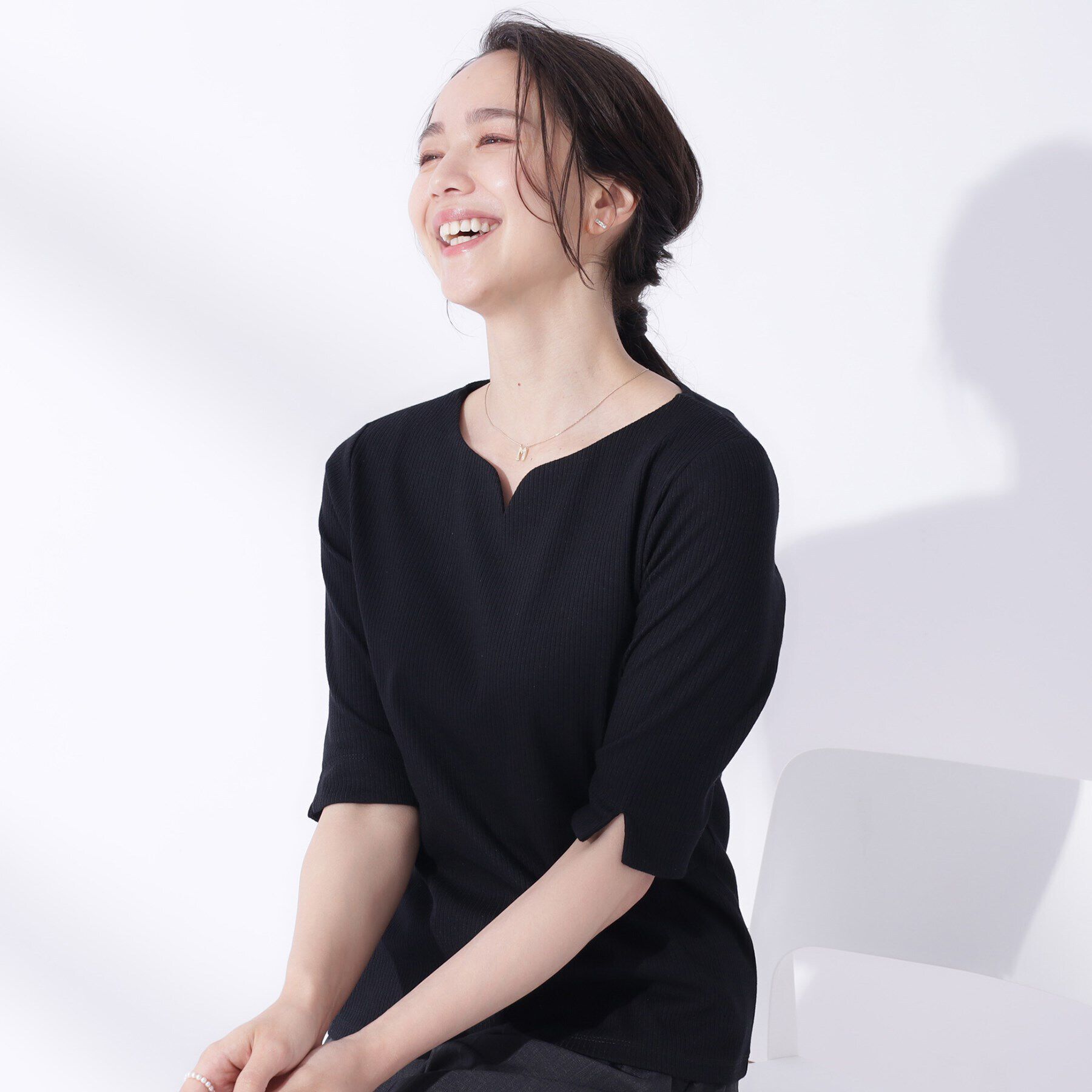 SHOO･LA･RUE「女性らしさをプラスする テレコハートネック 5分袖トップス」|Tシャツ・カットソー|ブラック(019)