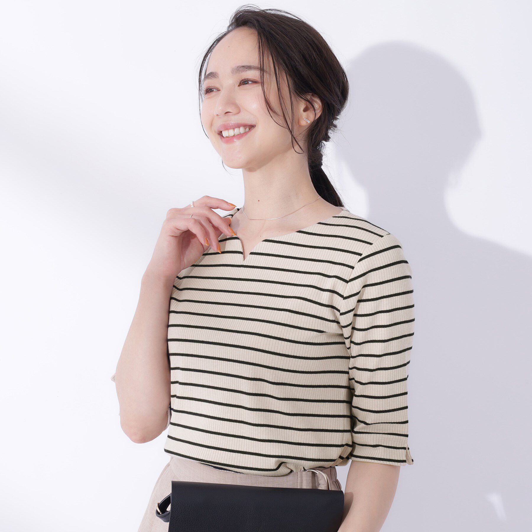 SHOO･LA･RUE「女性らしさをプラスする テレコハートネック 5分袖トップス」|Tシャツ・カットソー|ブラック(319)