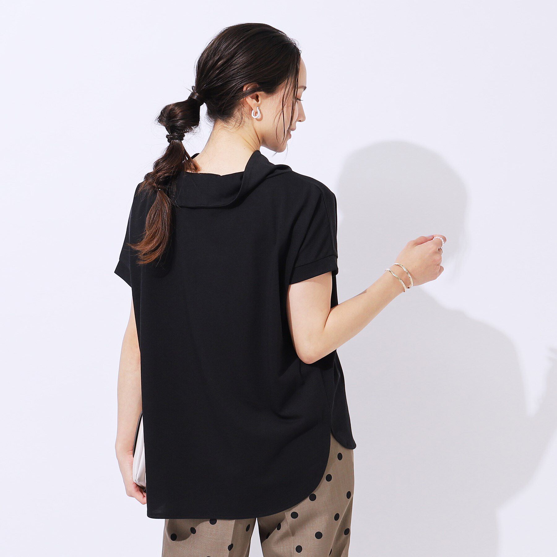 SHOO･LA･RUE「【高レビュー/UV】さらりと大人カジュアルな装いに 抜け襟Tシャツ」|Tシャツ・カットソー|