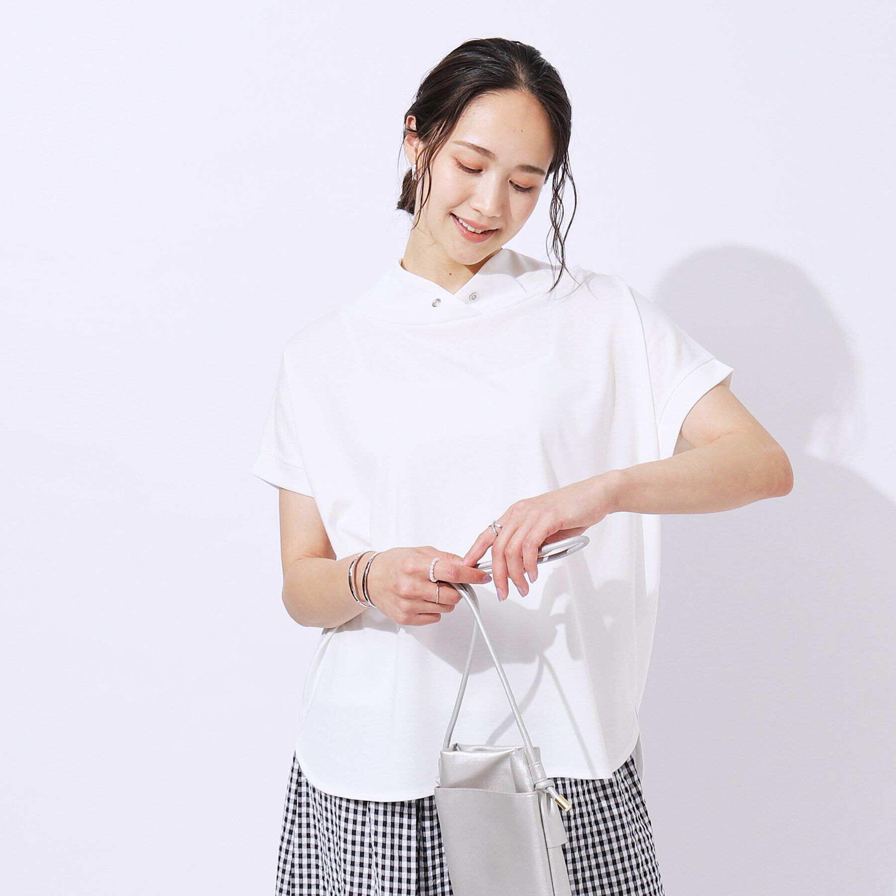 SHOO･LA･RUE「【高レビュー/UV】さらりと大人カジュアルな装いに 抜け襟Tシャツ」|Tシャツ・カットソー|