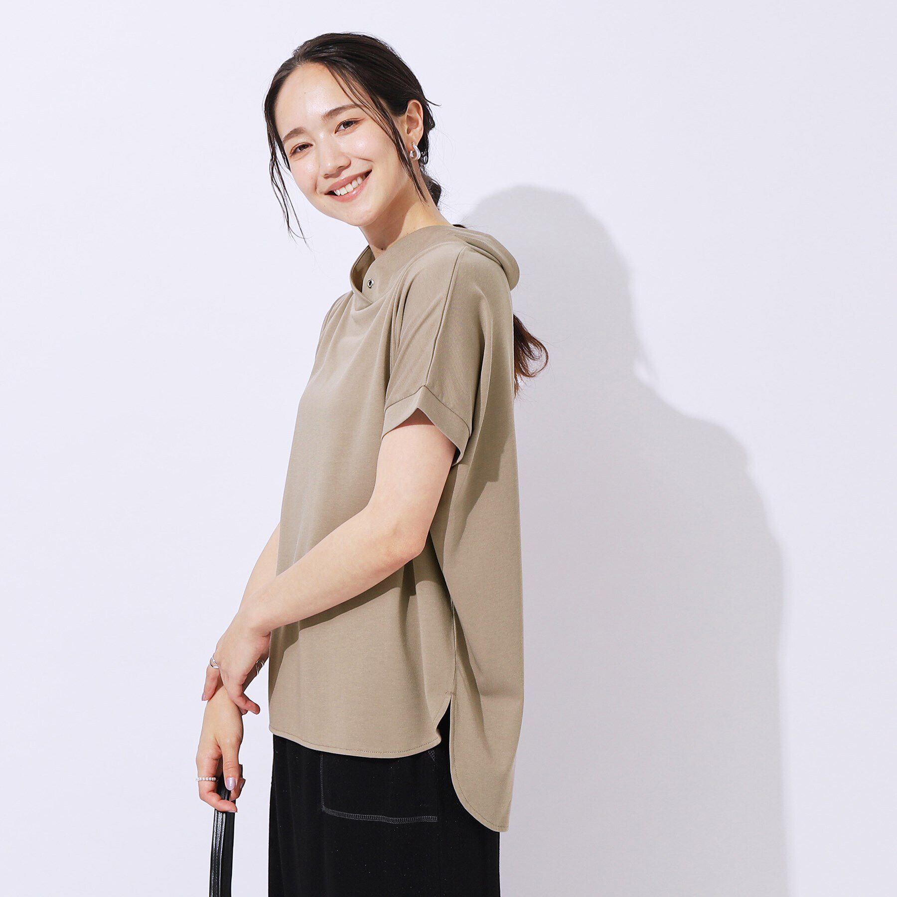 SHOO･LA･RUE「【高レビュー/UV】さらりと大人カジュアルな装いに 抜け襟Tシャツ」|Tシャツ・カットソー|