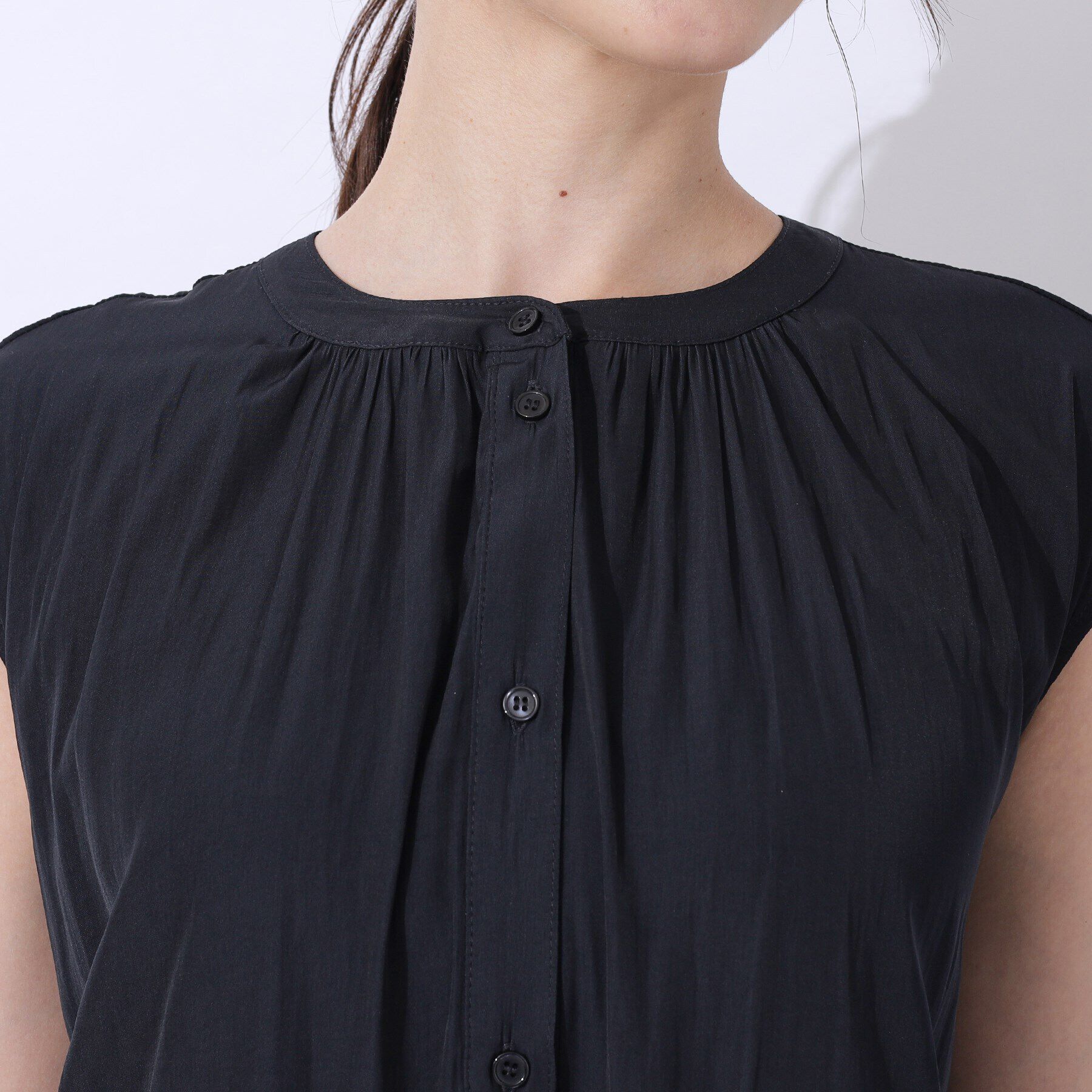 SHOO･LA･RUE「柔らかで上品な光沢感　バンドカラー ティアードワンピース」|ワンピース|