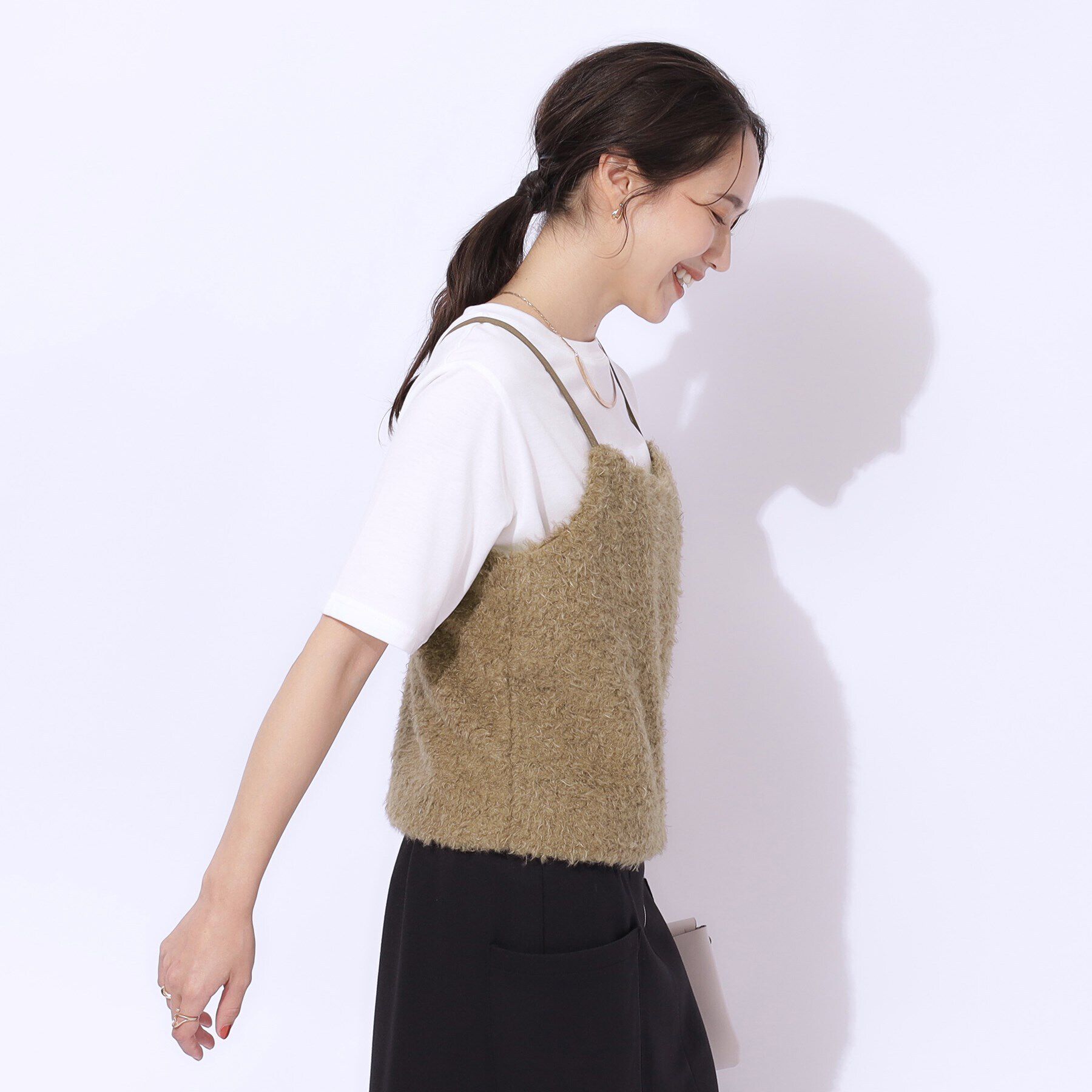 SHOO･LA･RUE「【2点セット】秋冬も活躍 フェイクファービスチェ&times;Tシャツ」|その他|