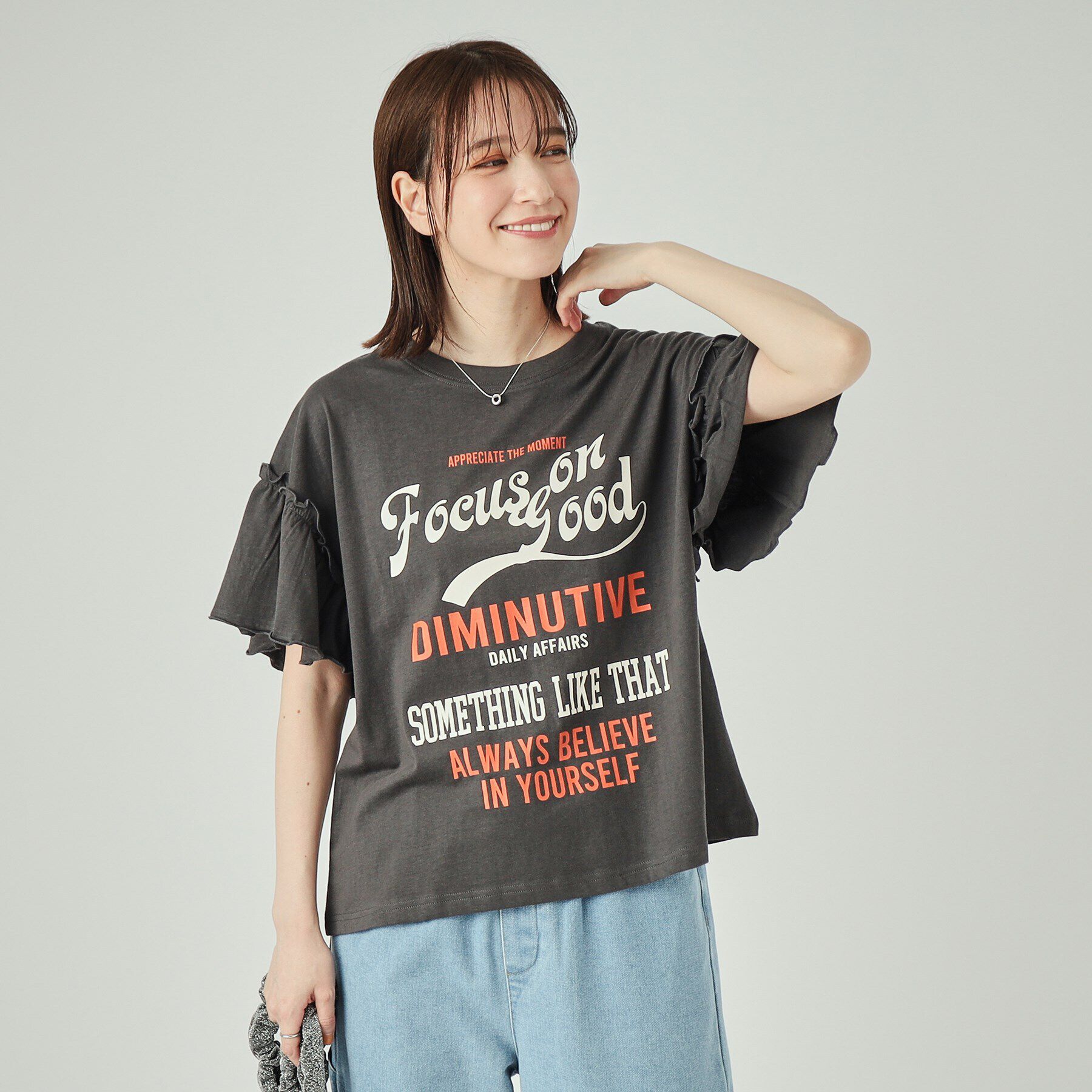 SHOO･LA･RUE「【洗える】ロゴデザインでこなれ見え フリルスリーブTシャツ」|Tシャツ・カットソー|