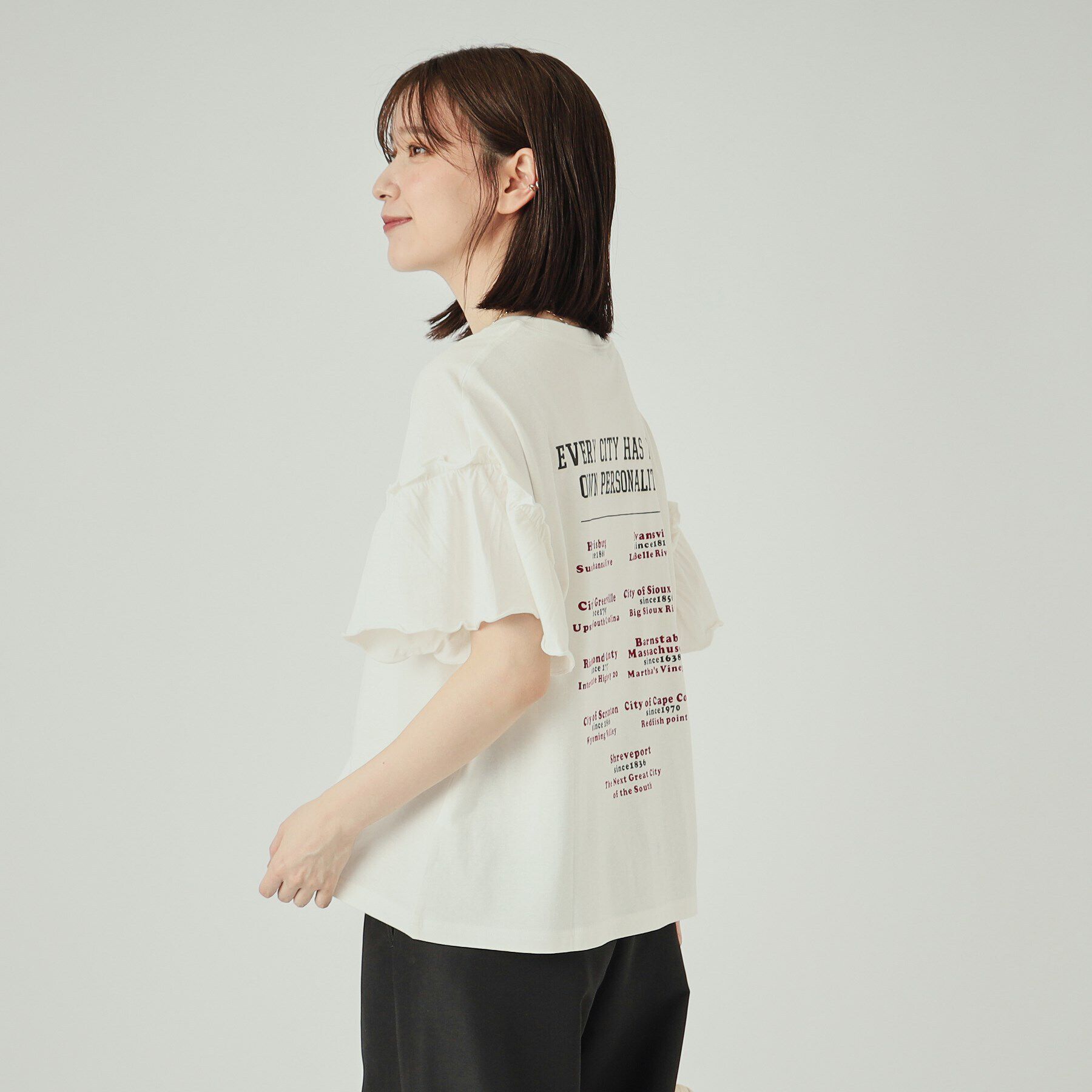 SHOO･LA･RUE「【洗える】ロゴデザインでこなれ見え フリルスリーブTシャツ」|Tシャツ・カットソー|