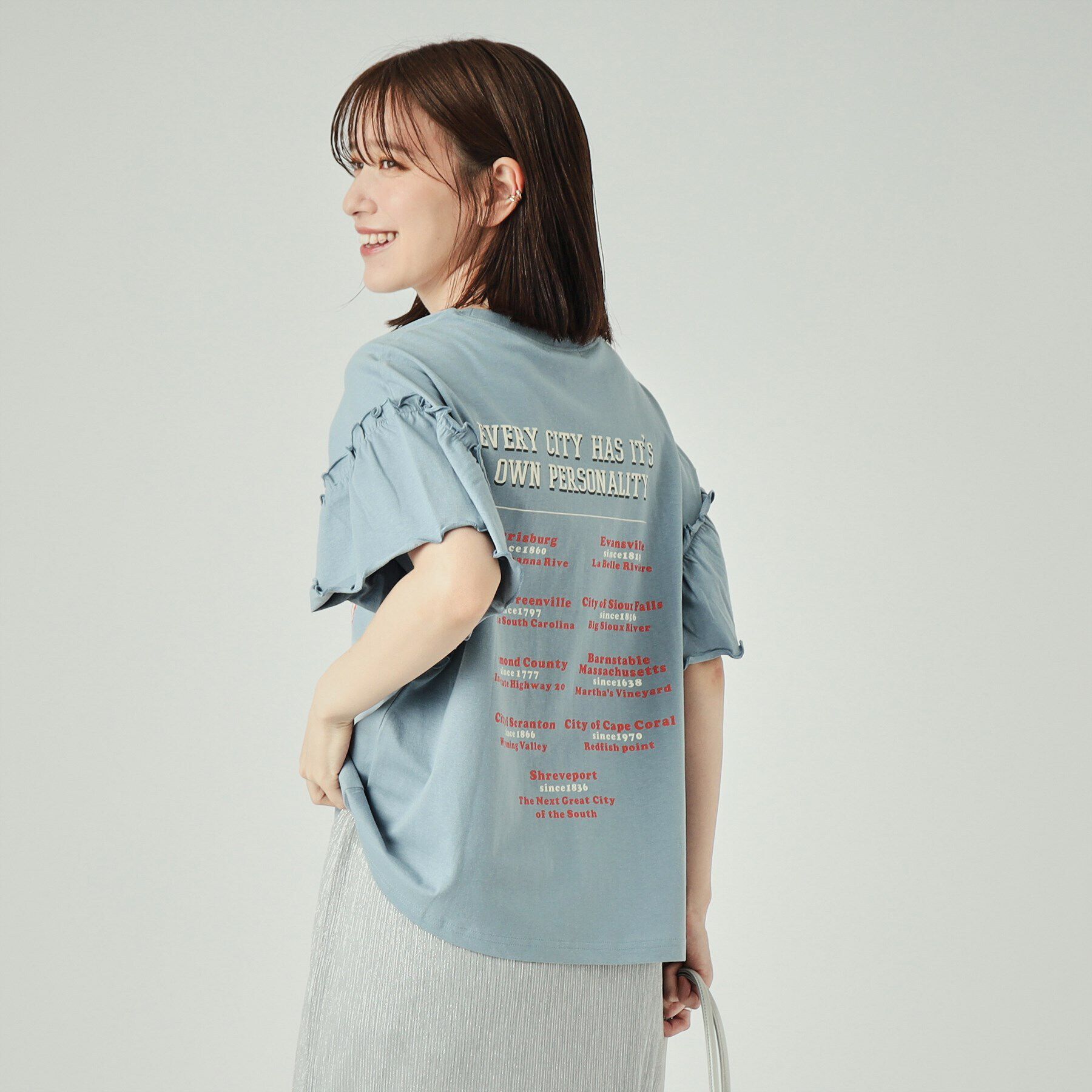 SHOO･LA･RUE「【洗える】ロゴデザインでこなれ見え フリルスリーブTシャツ」|Tシャツ・カットソー|