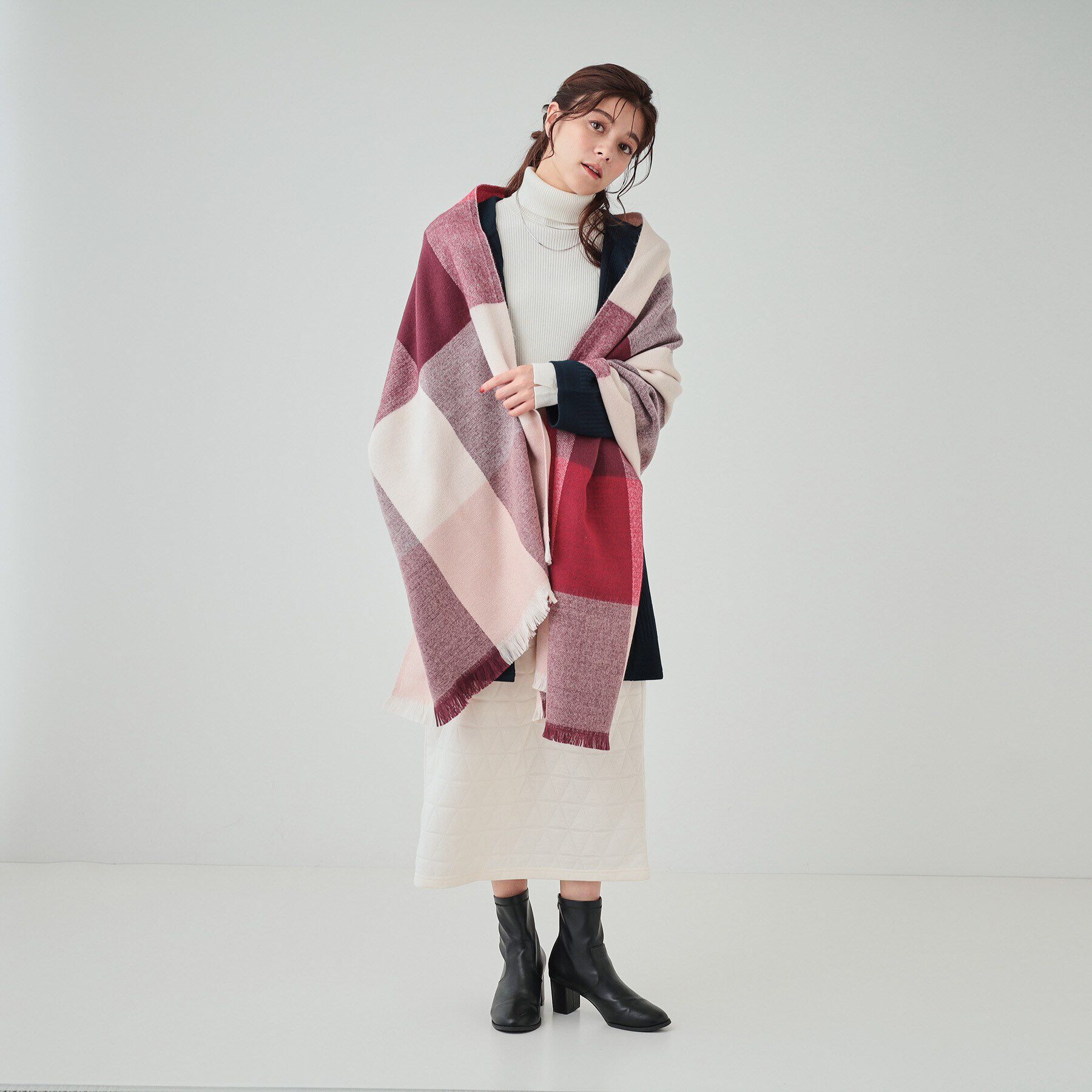 SHOO･LA･RUE「程よい厚みで巻きやすい ブロックチェックストール」|ストール|