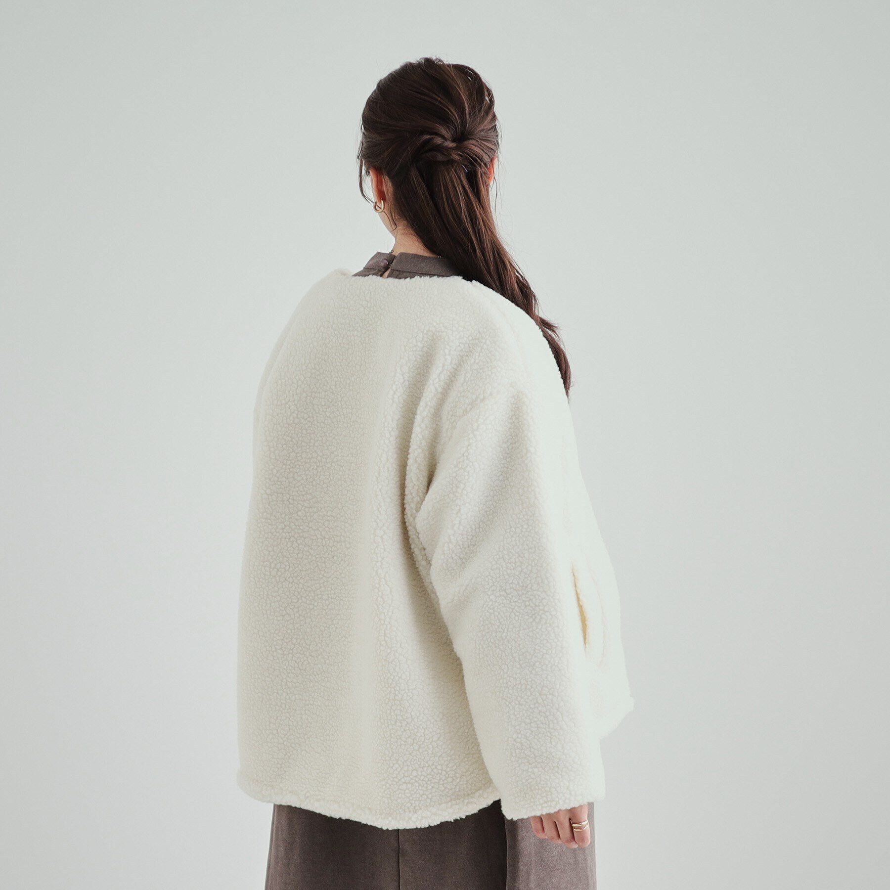 SHOO･LA･RUE「【S-LL/リバーシブル】首まわりすっきり ボア&times;キルト ノーカラーブルゾン」|ブルゾン・スタジャン|