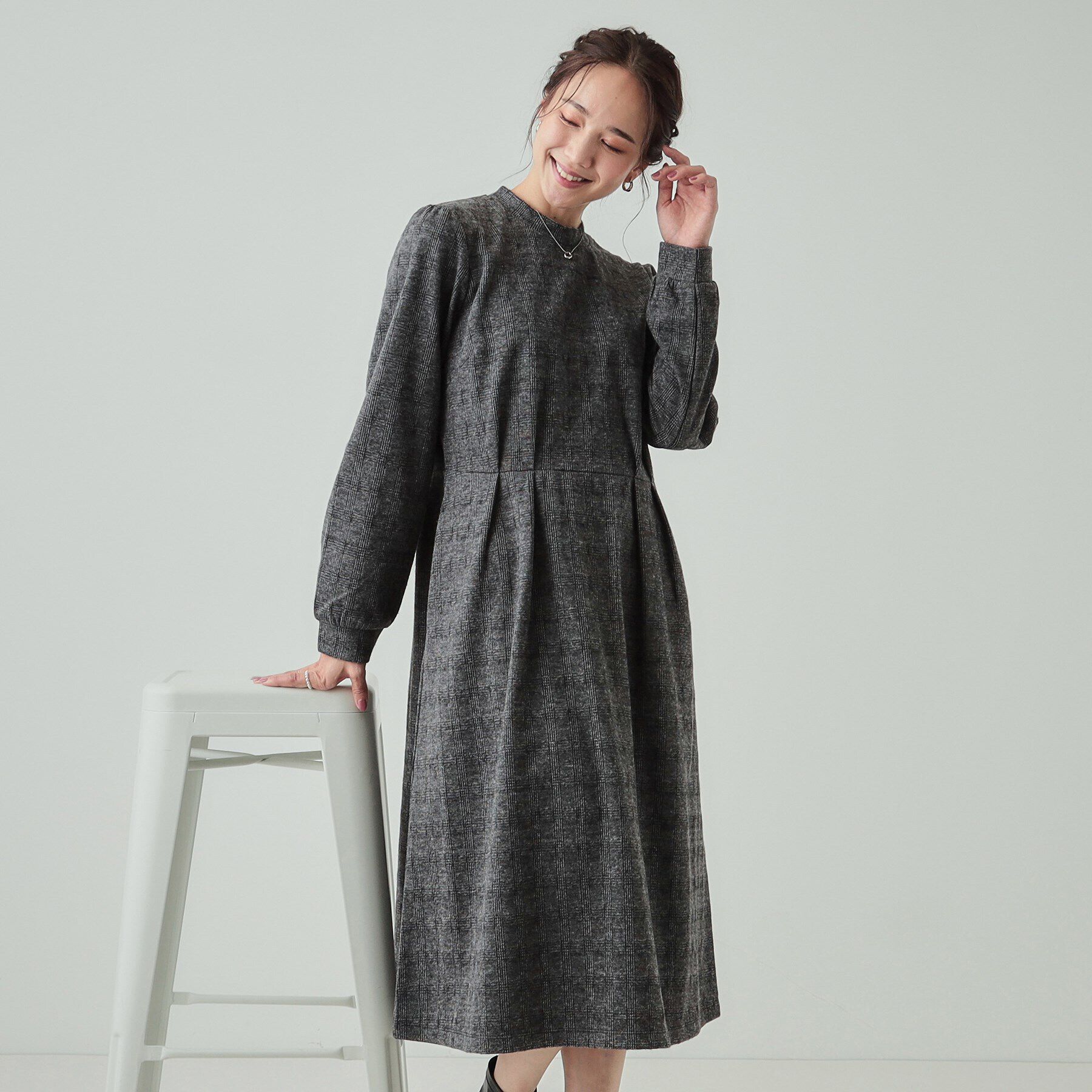 SHOO･LA･RUE「【S-LL】チェック柄 ウエストタックワンピース」|ワンピース|チャコールグレー(2