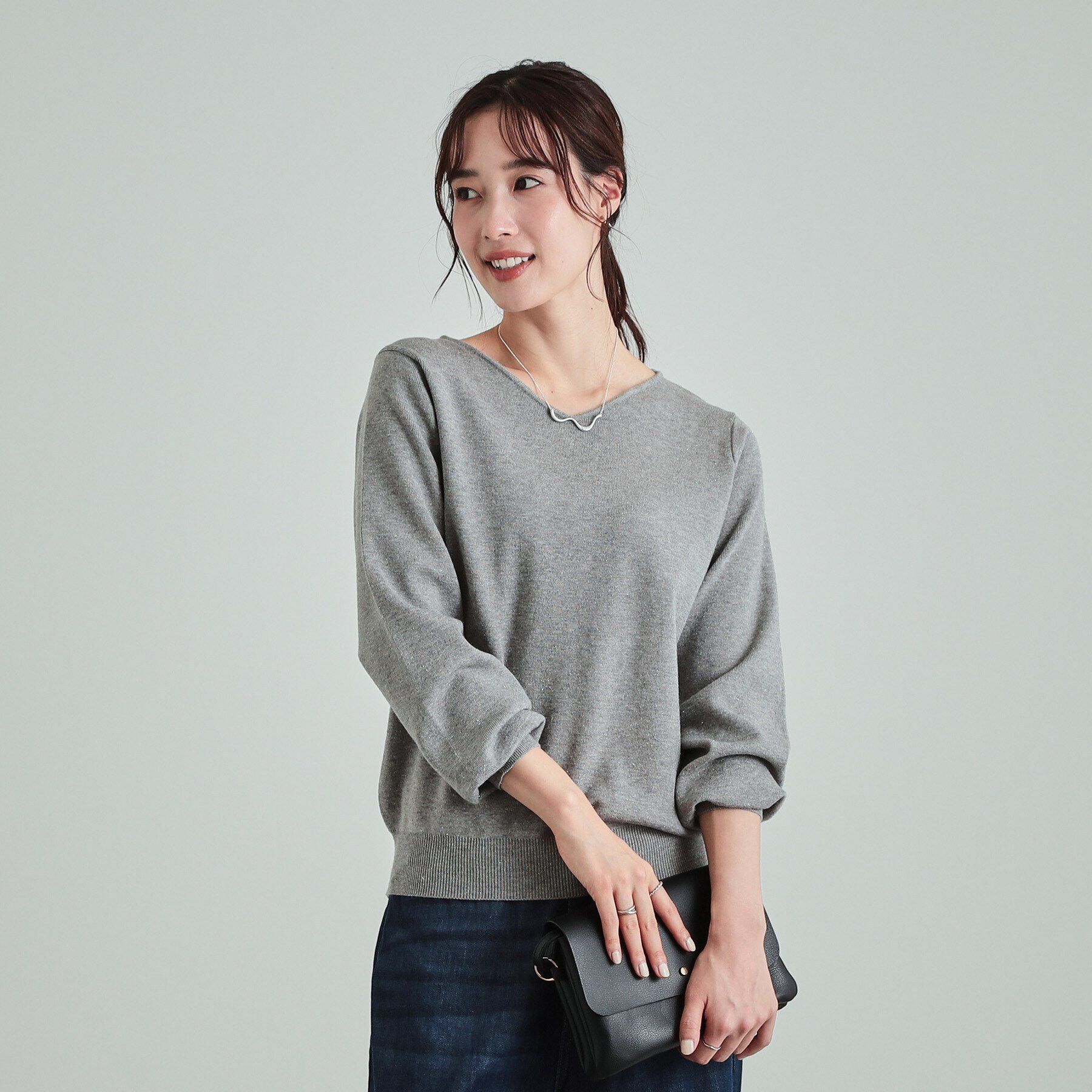 SHOO･LA･RUE「【高レビュー/S-LL/洗える】ほんのりラメ感が華やか 浅Vネックニット」|ニット・セーター|