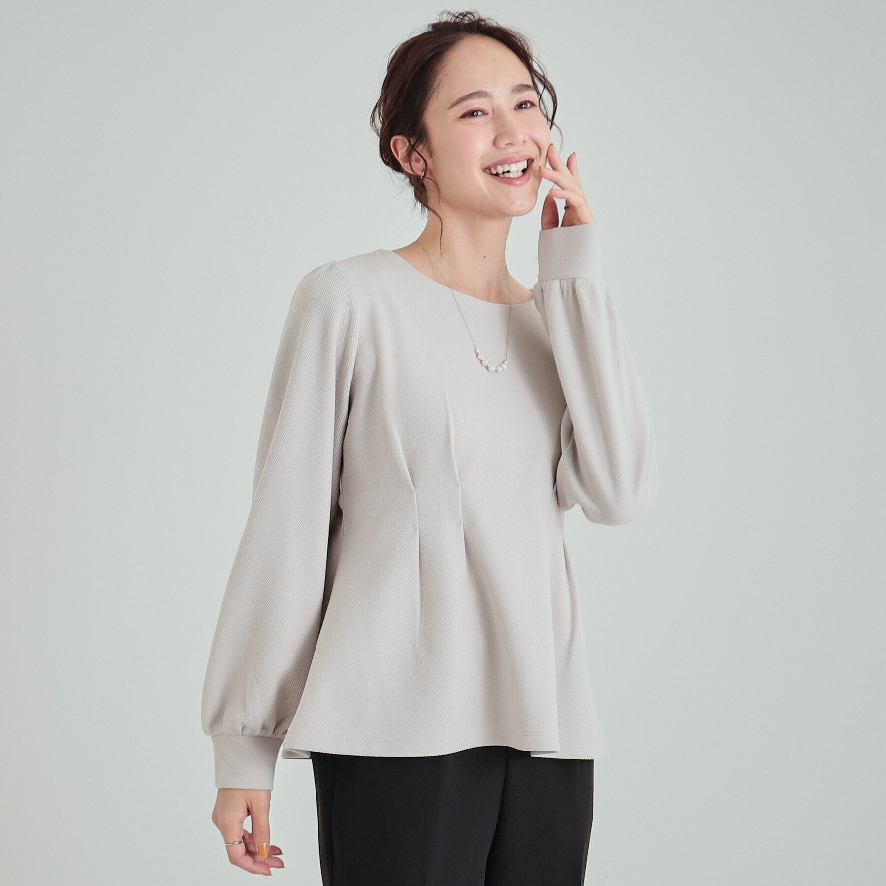 SHOO･LA･RUE「ウエストタックで綺麗にくびれる 起毛ペプラムトップス」|Tシャツ・カットソー|グレージュ(050)