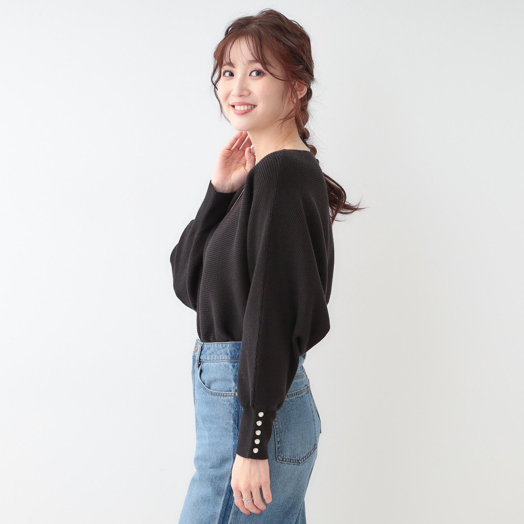 SHOO･LA･RUE「【洗える】大人の上品コーデに お袖ビジュー釦付きリブドルマンニット」|ニット・セーター|