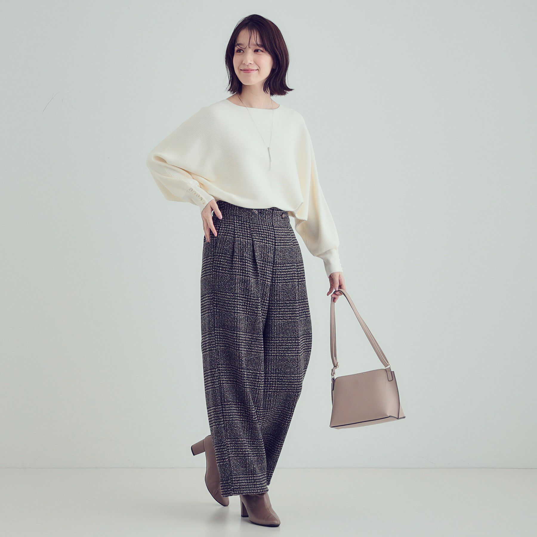 SHOO･LA･RUE「【洗える】大人の上品コーデに お袖ビジュー釦付きリブドルマンニット」|ニット・セーター|