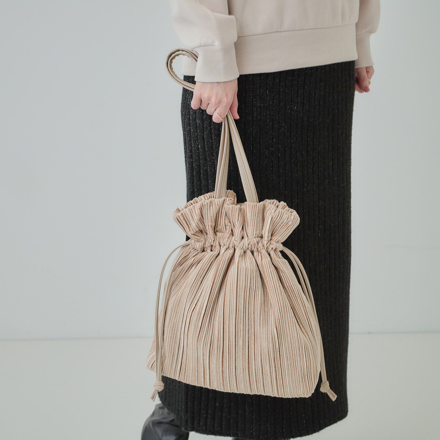 SHOO･LA･RUE「プリーツ巾着トートバッグ」|トートバッグ|