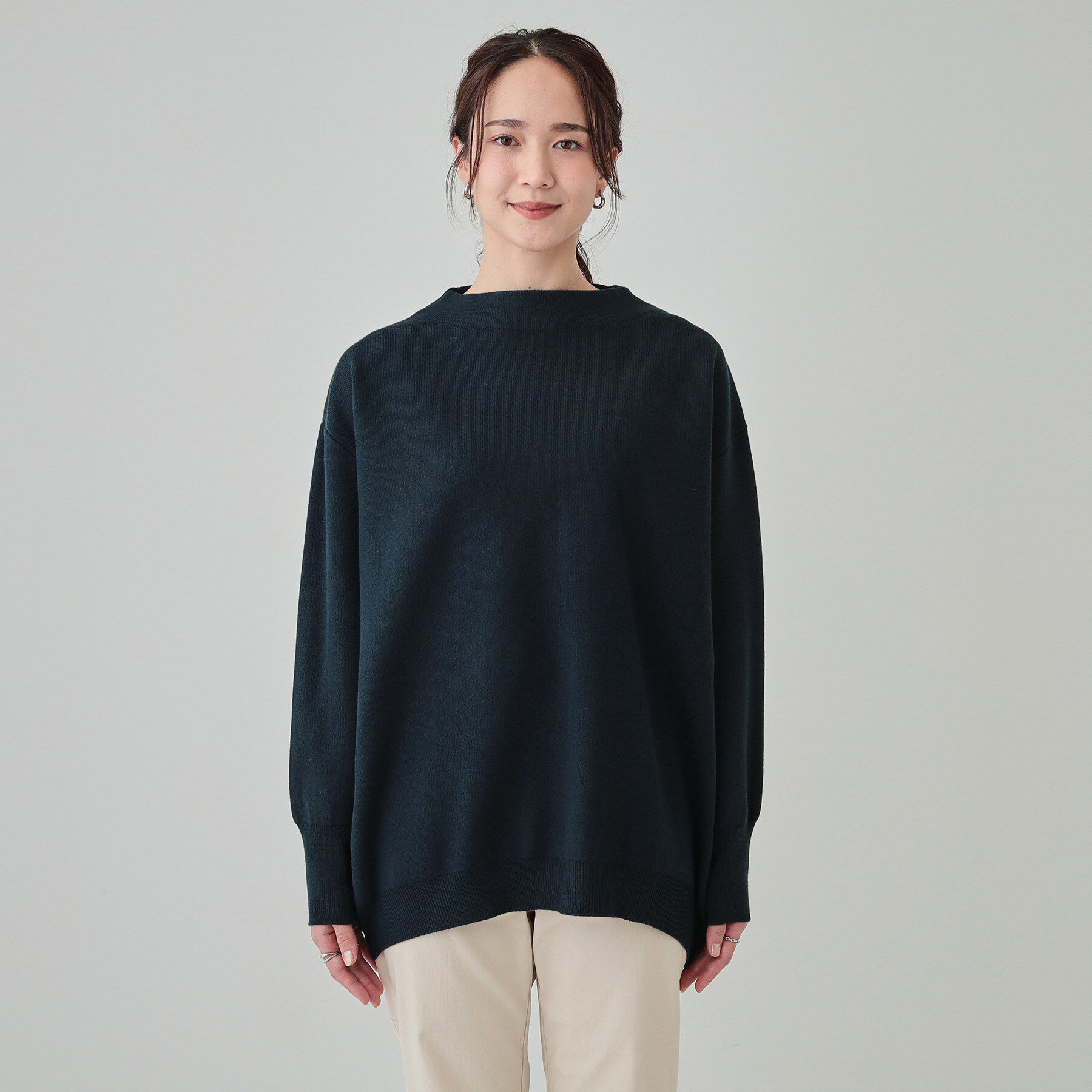 SHOO･LA･RUE「【洗える/体型カバー】絶妙なネックラインにこだわった コクーンニット」|ニット・セーター|