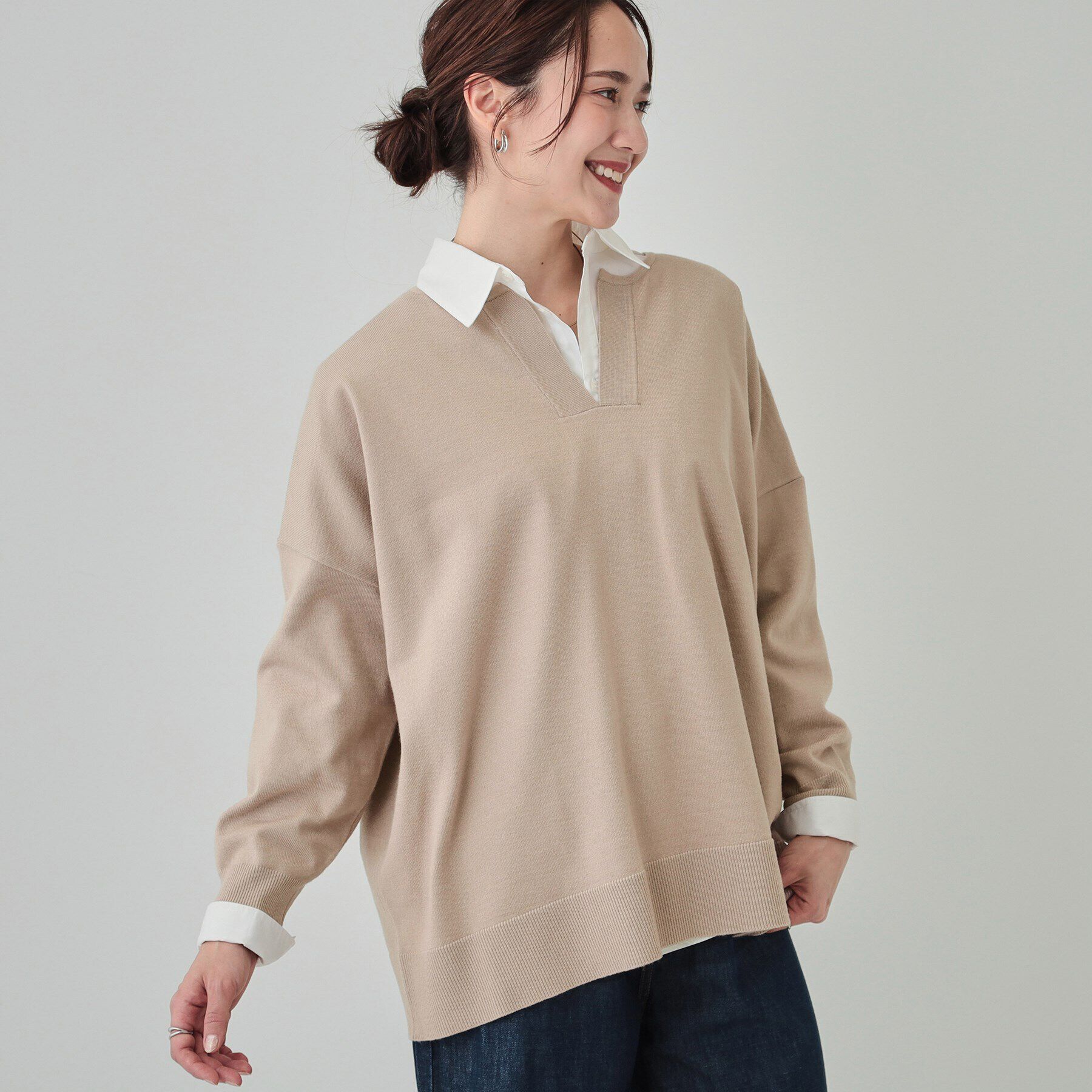SHOO･LA･RUE「【洗える】レイヤードコーデも楽しめる もちもちVネックニット」|ニット・セーター|ベージュ(052)