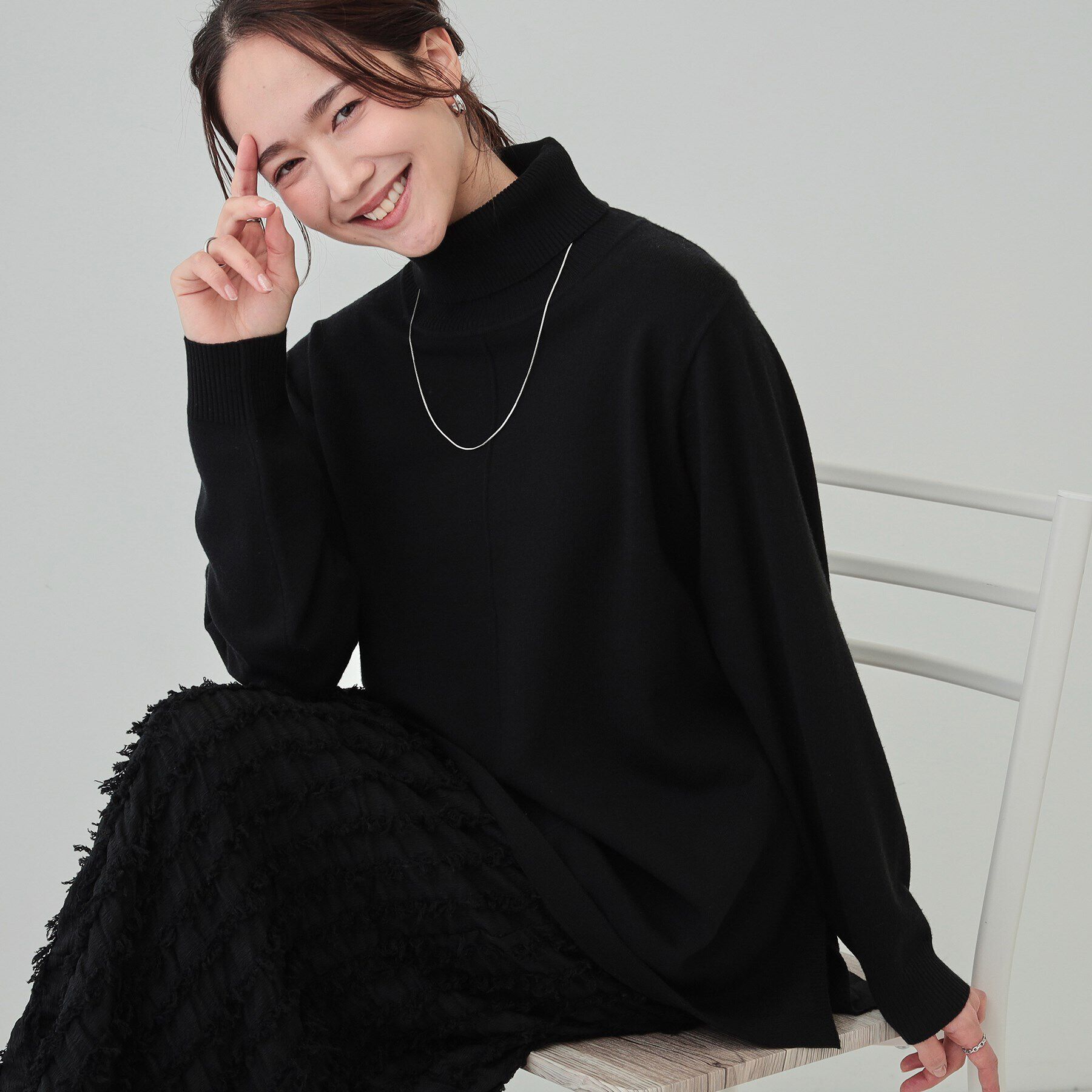 SHOO･LA･RUE「【洗える/S-LL/体型カバー】もちもちっとしたタッチが心地よい タートルチュニックニット」|チュニック|ブラック(019)