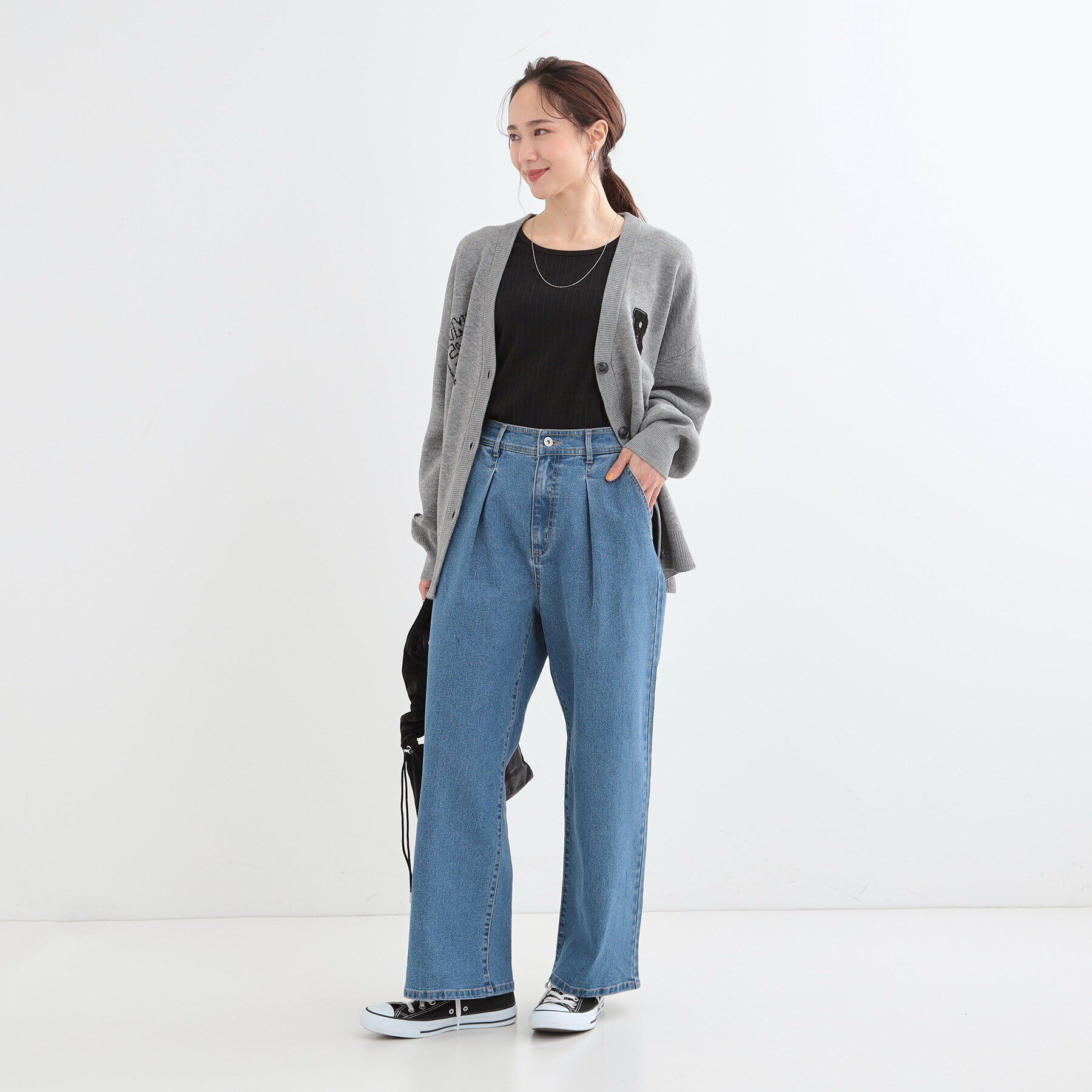 SHOO･LA･RUE「後ろウエストゴムが楽 大人のタックワイド デニムパンツ」|デニム|