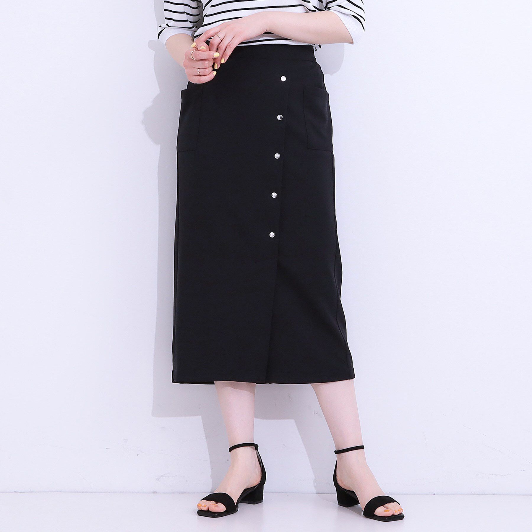 SHOO･LA･RUE「【S-LL】カジュアルにもきれいめにも ドット釦カーゴナロースカート」|スカート|