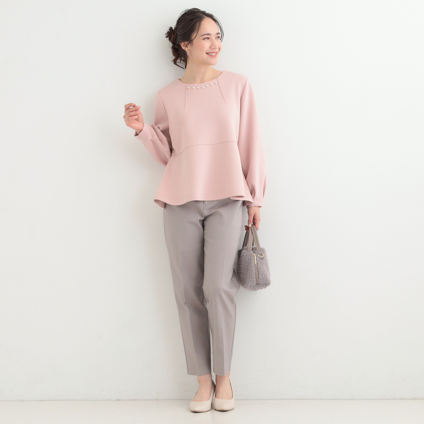 SHOO･LA･RUE「【S-LL/なめらかタッチ】 フェイクパール付きペプラムトップス」|Tシャツ・カットソー|