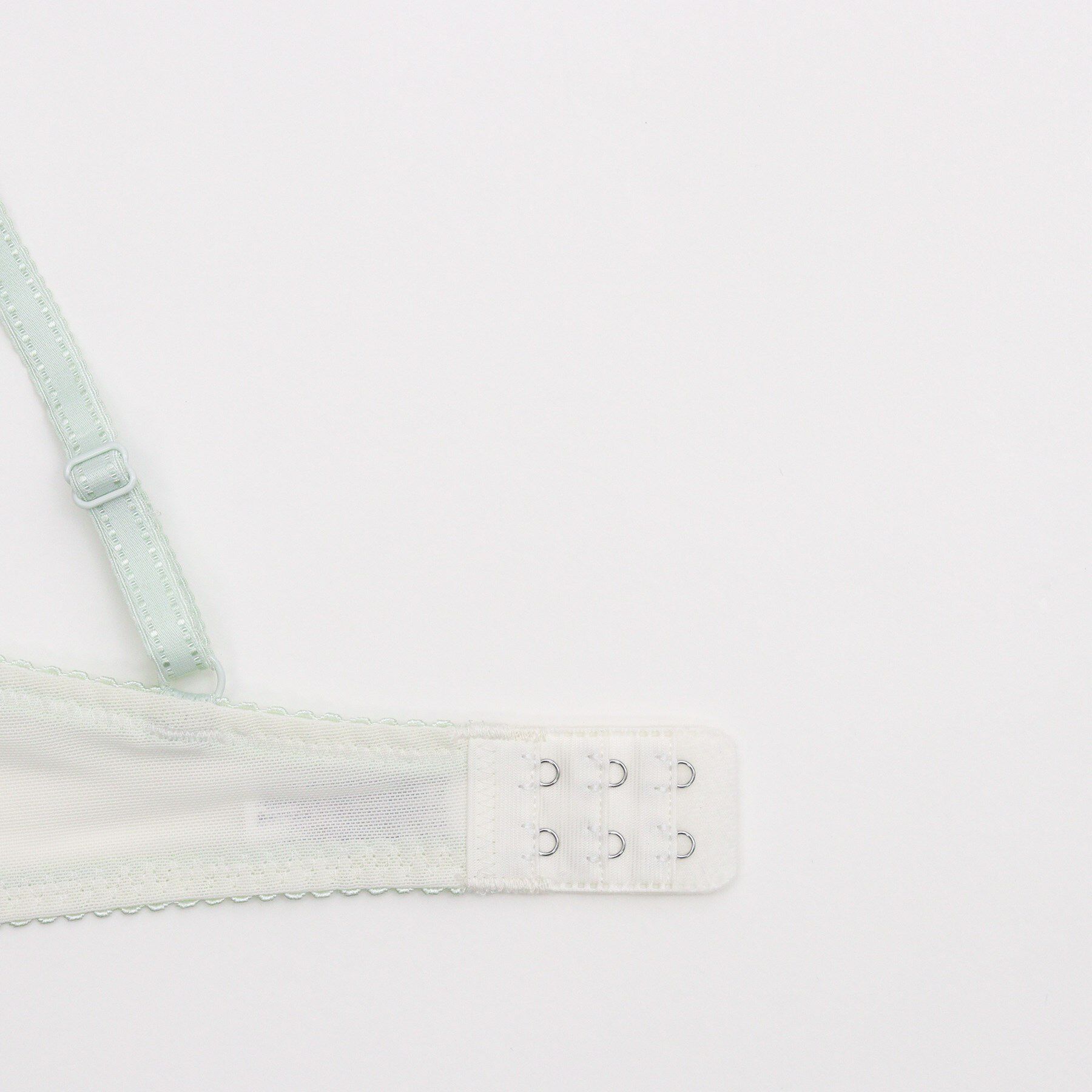 Risa Magli「ヘルティー ブラジャー (D-F) ＜リサマリミラクル谷間ブラ＞」|インナー|